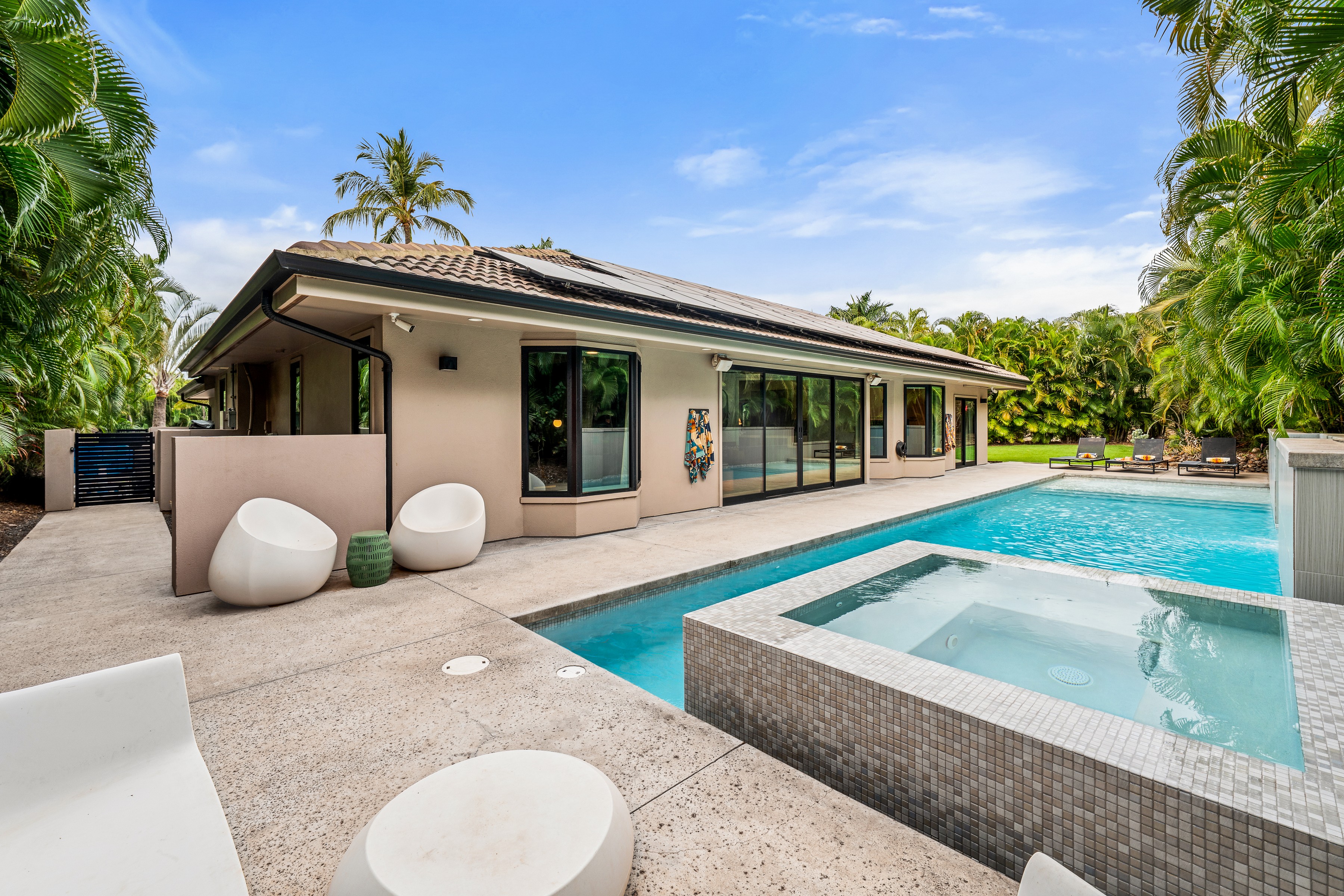 384 Pualoa Nani Place