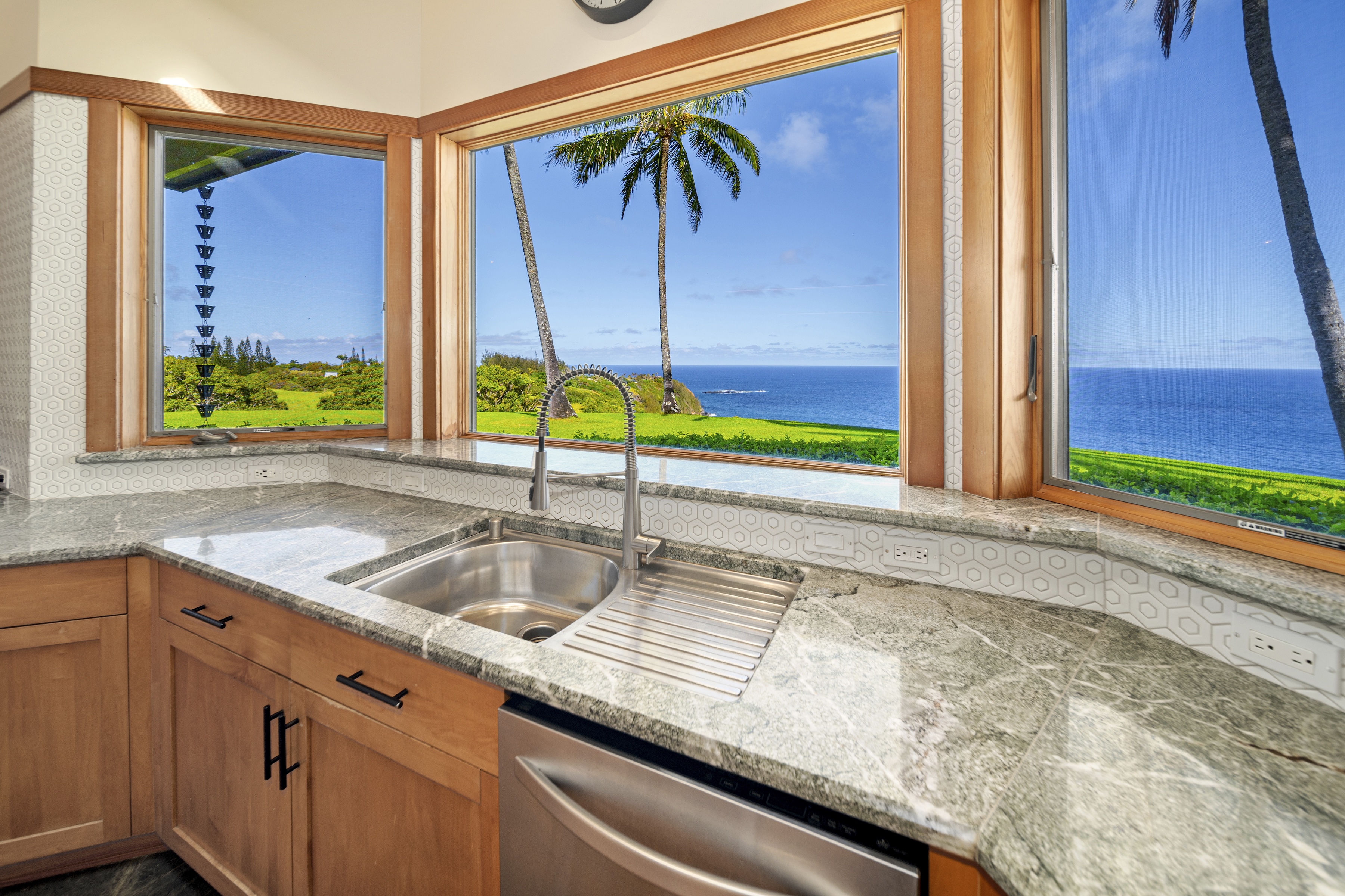 400 Mehana Road, Haiku, HI