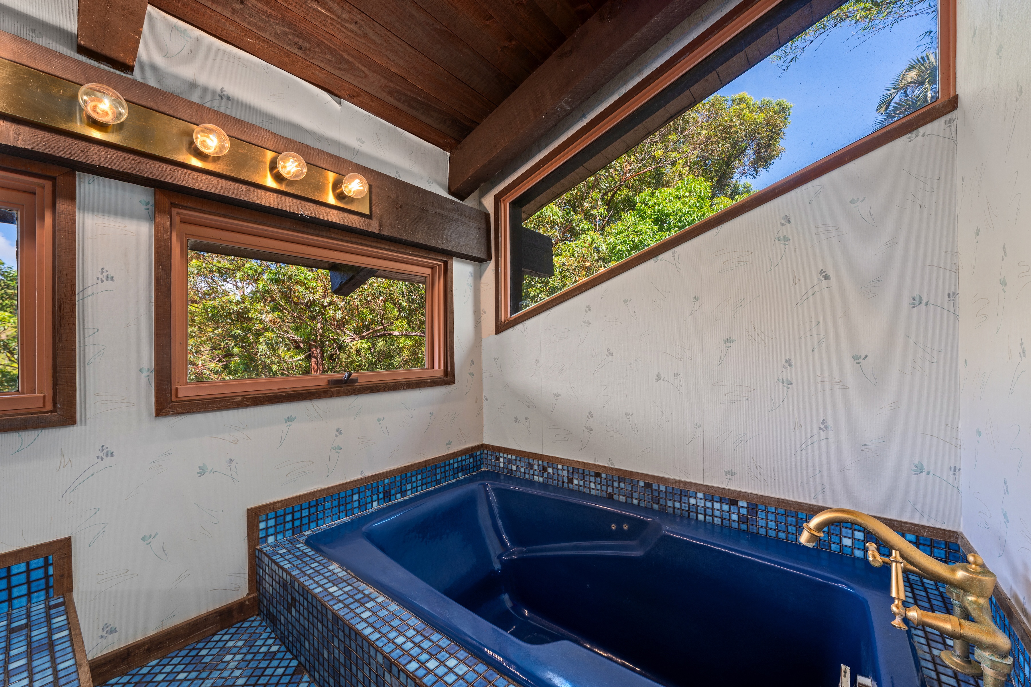 311 Awalau Road