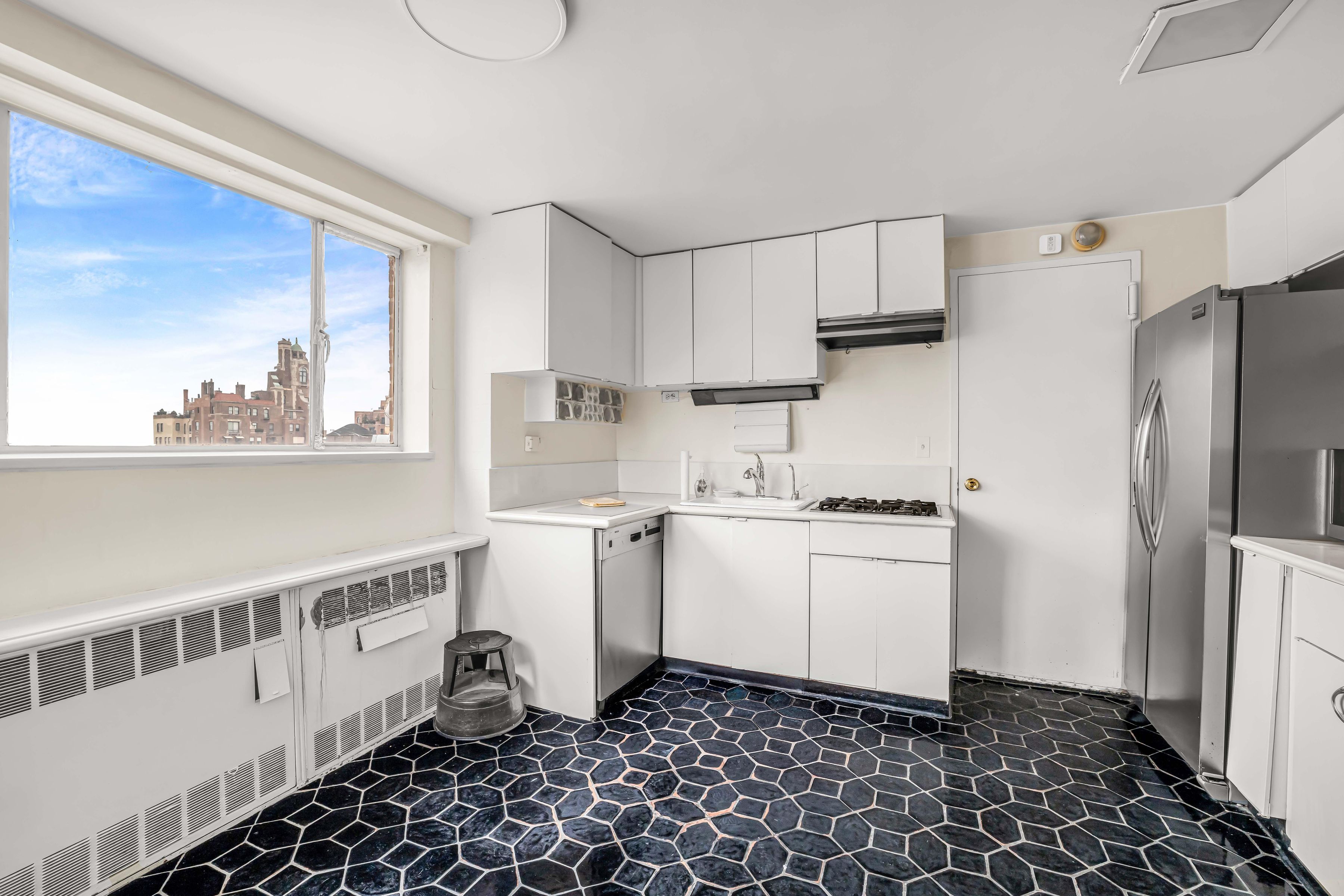 140 East 72nd Street PH
