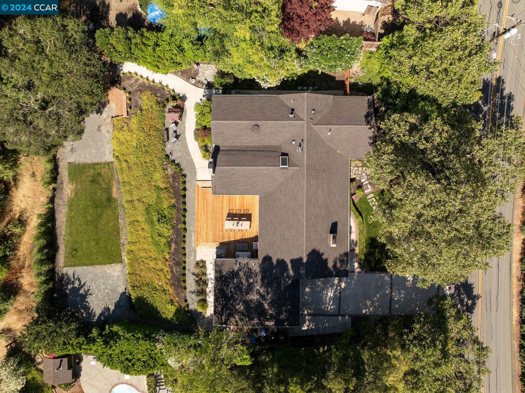 121 Overhill Rd
