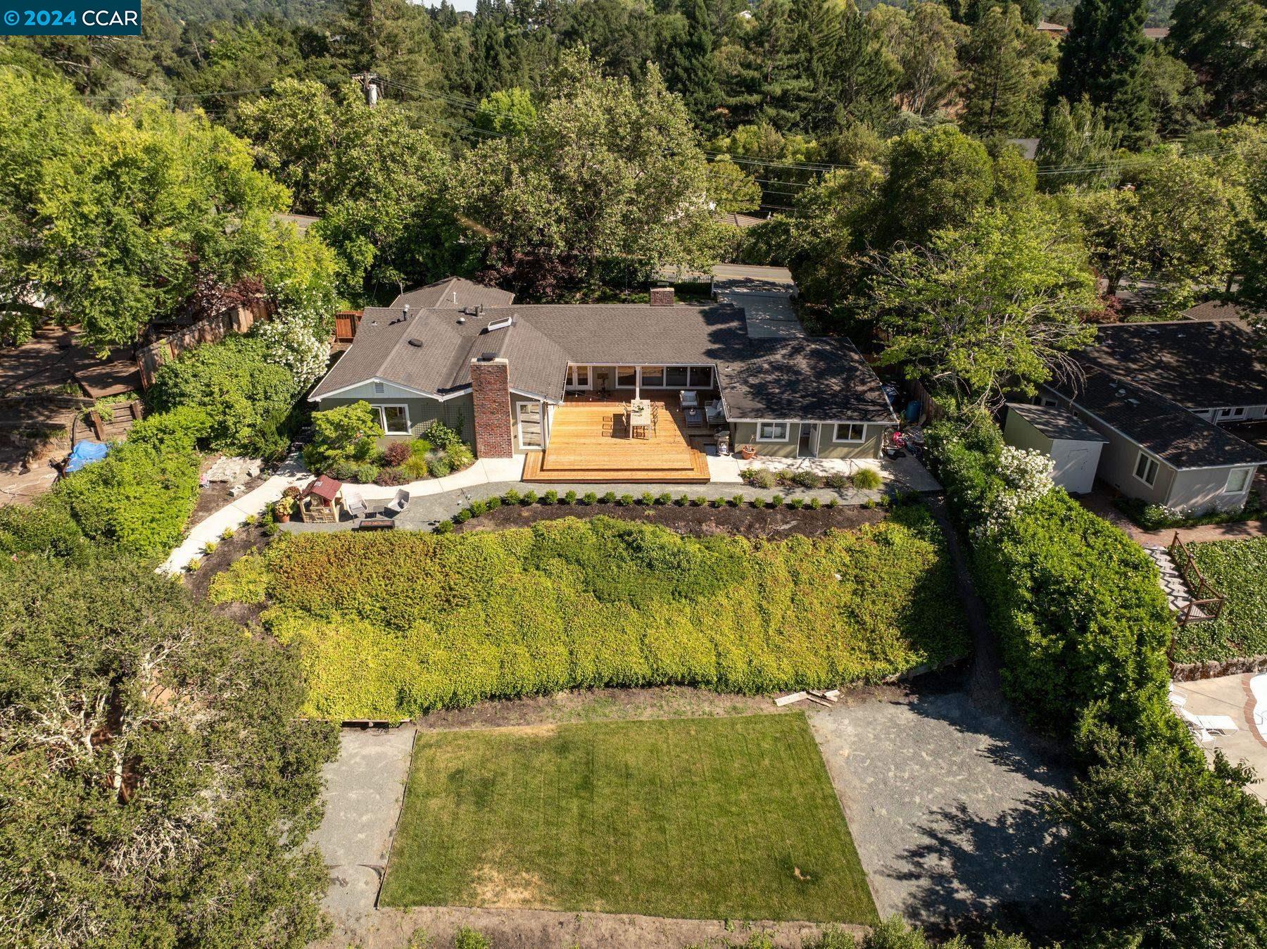 121 Overhill Rd