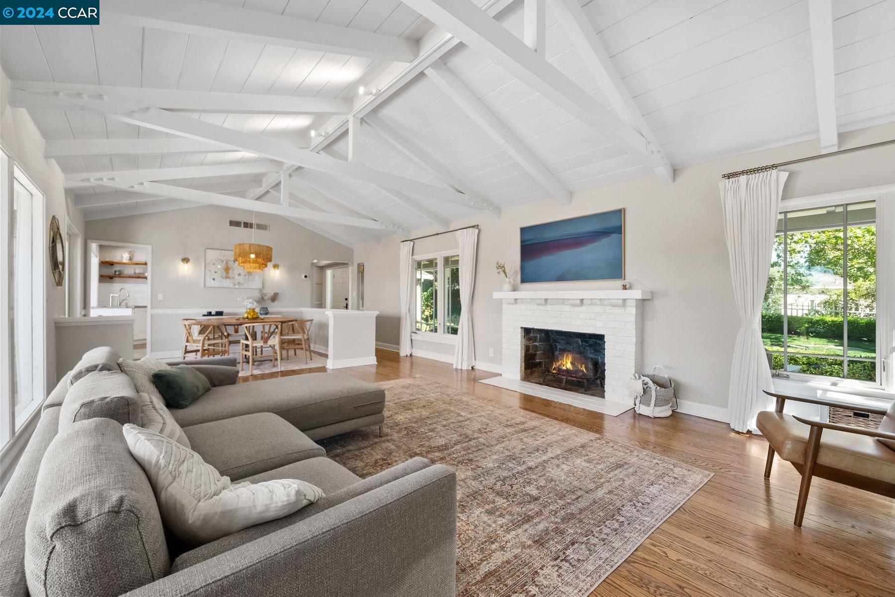 121 Overhill Rd