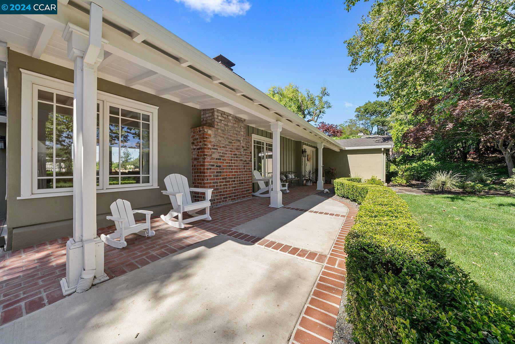 121 Overhill Rd