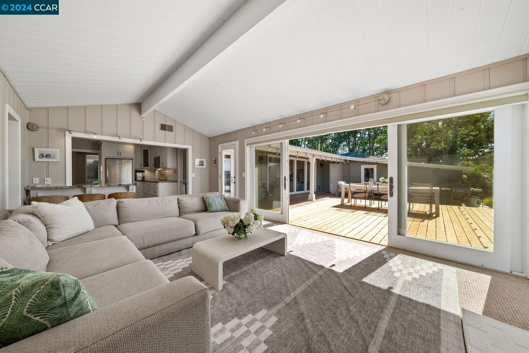 121 Overhill Rd