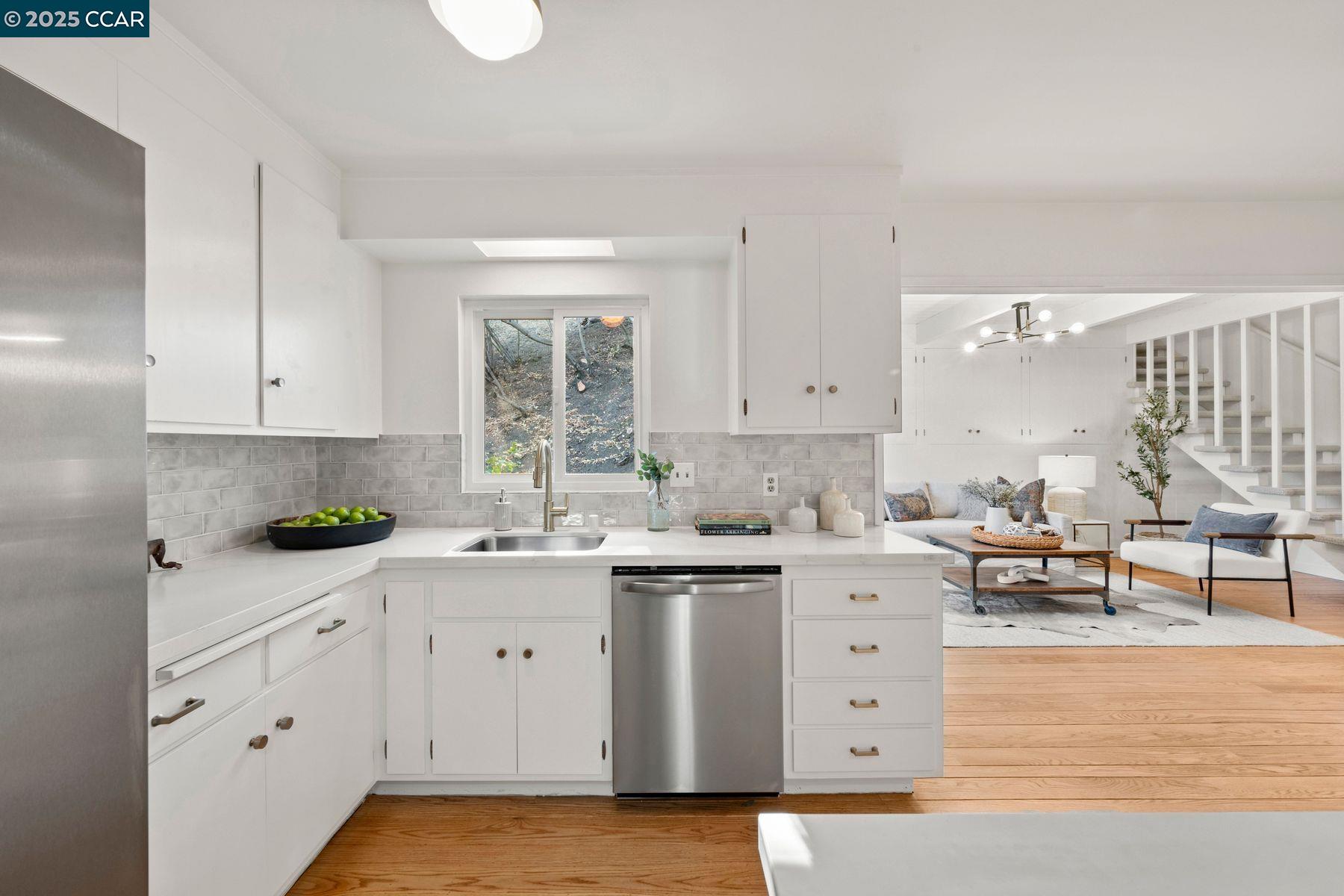 1021 Dolores Dr