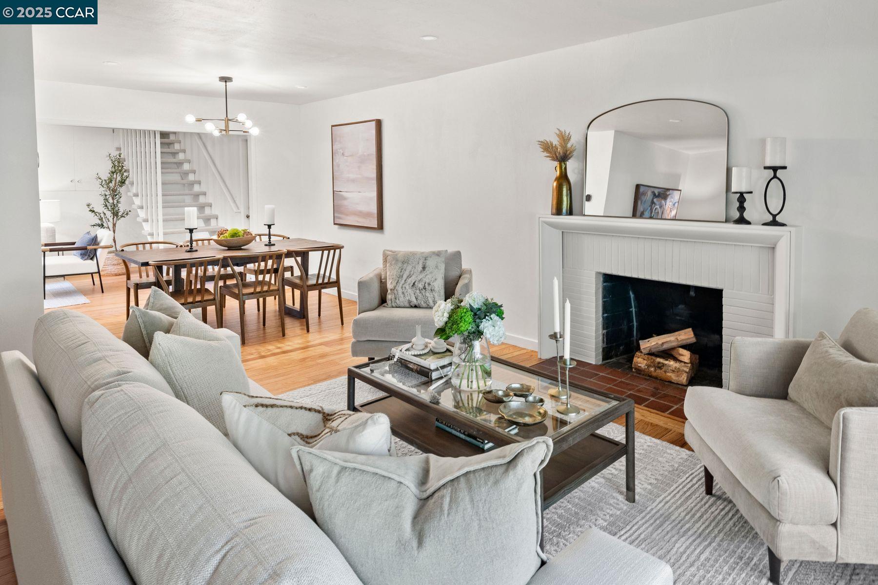 1021 Dolores Dr