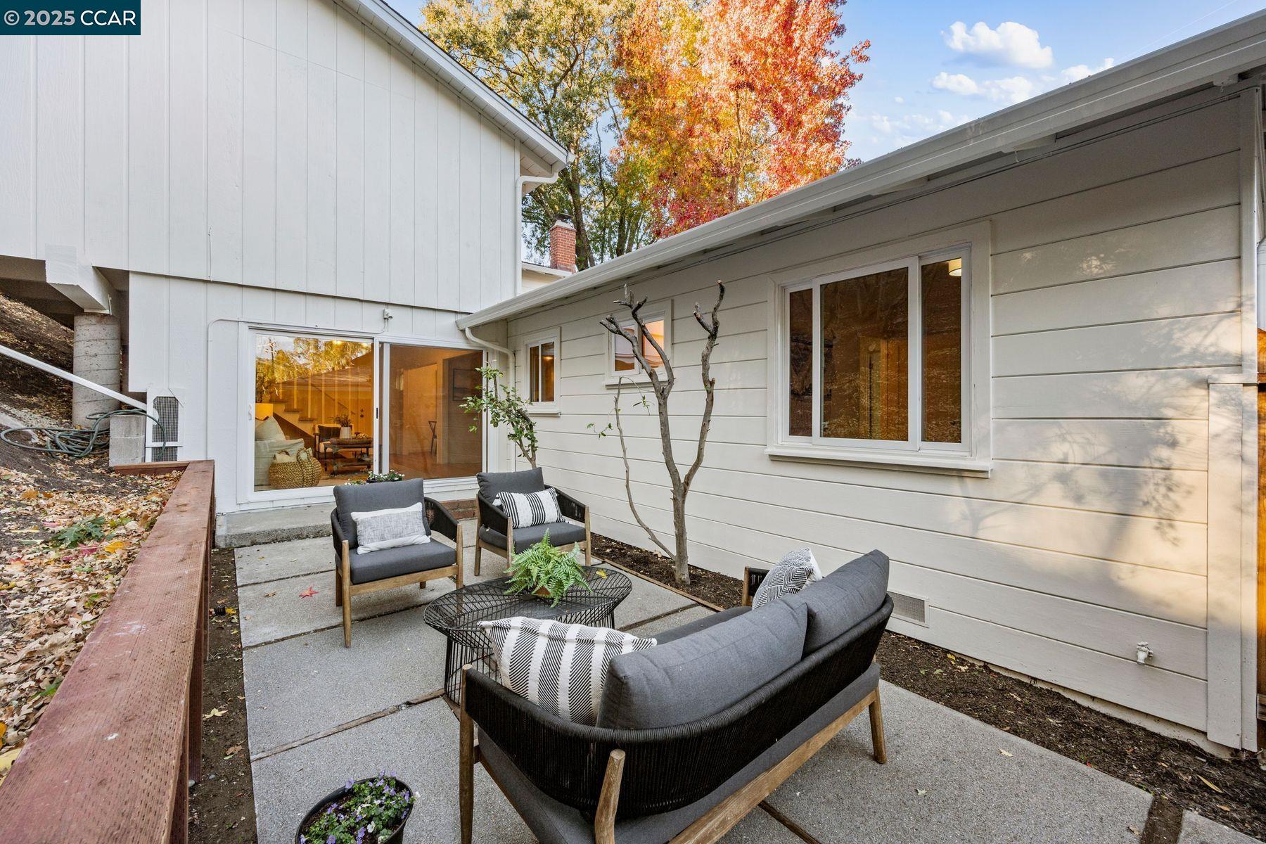 1021 Dolores Dr