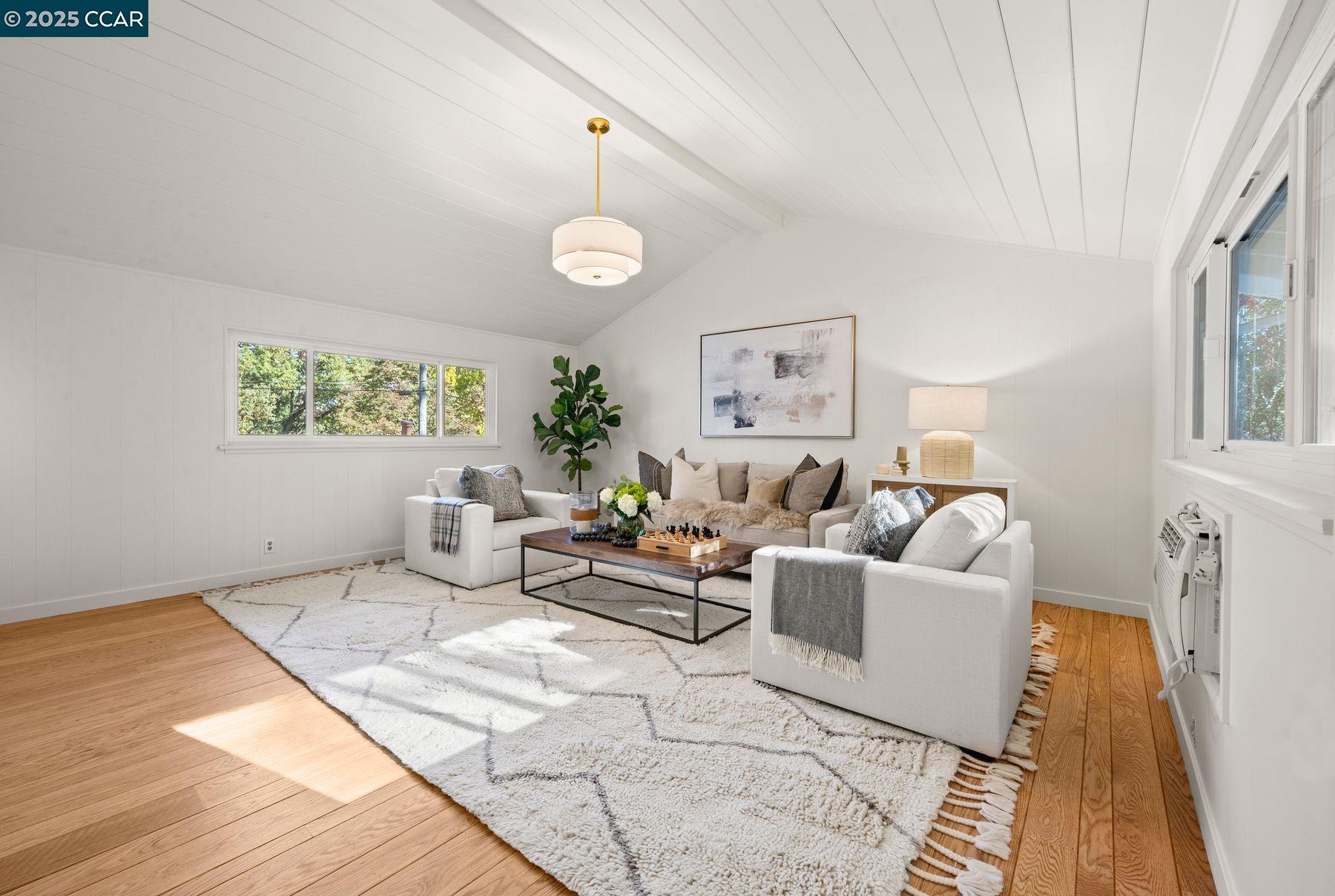 1021 Dolores Dr
