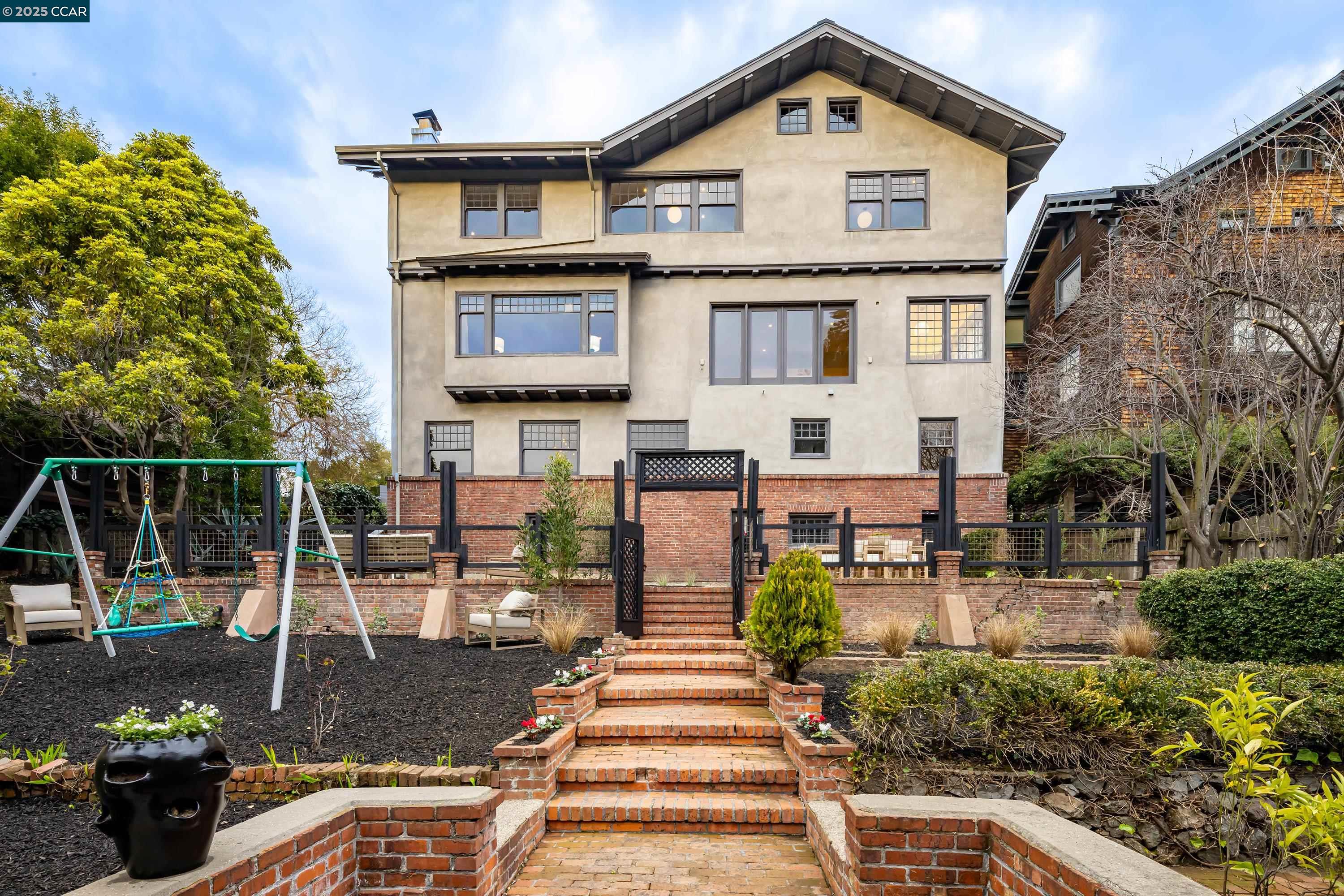 28 Hillcrest Rd