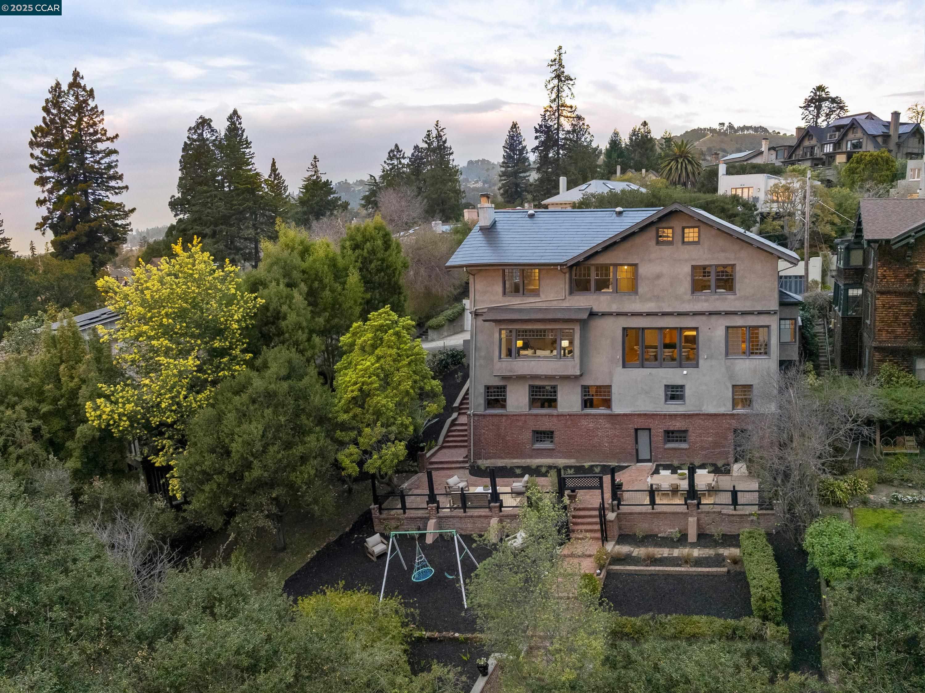 28 Hillcrest Rd