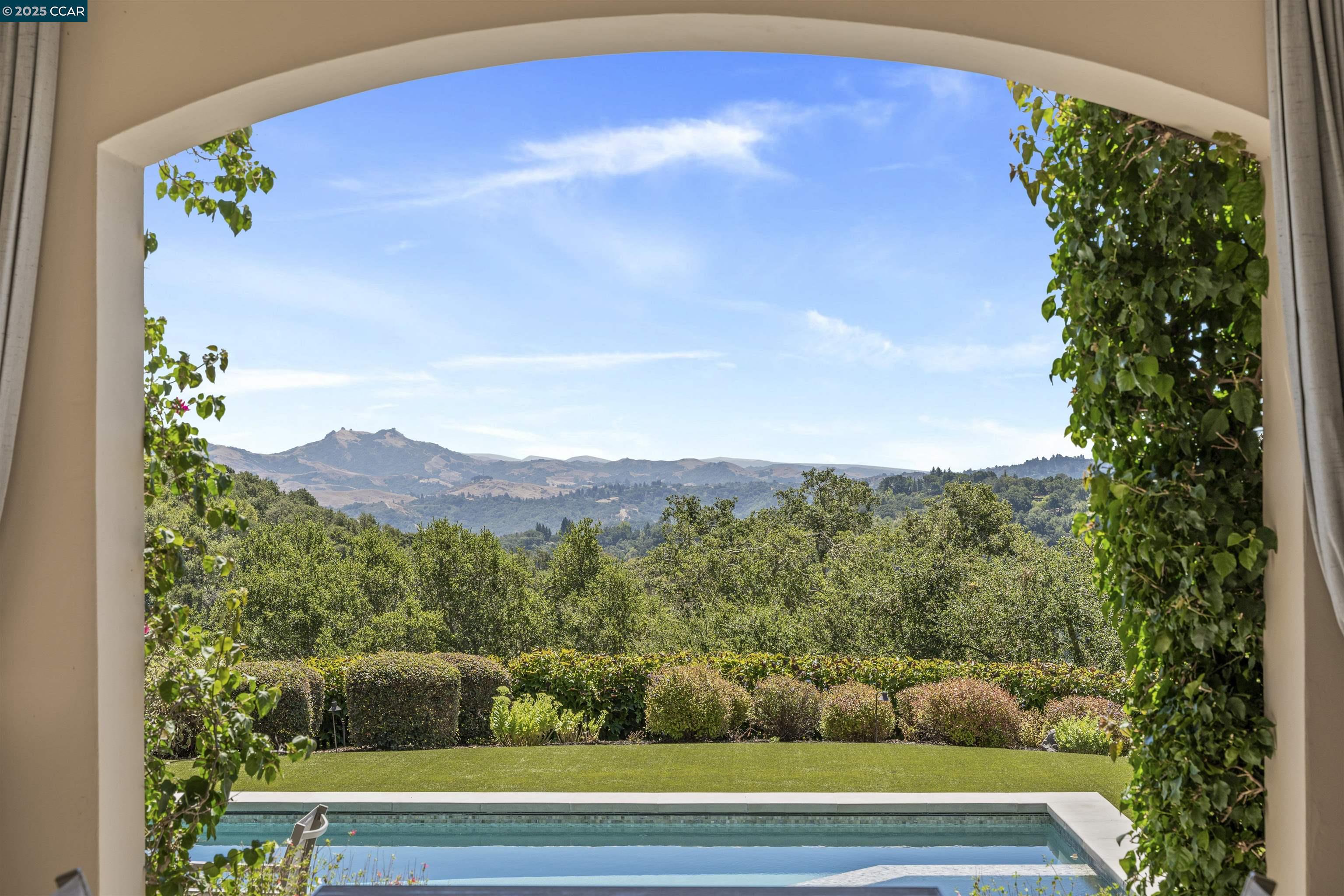 27 Orinda View Rd