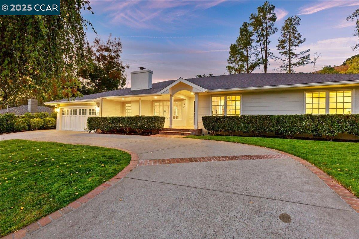 133 Lombardy Ln