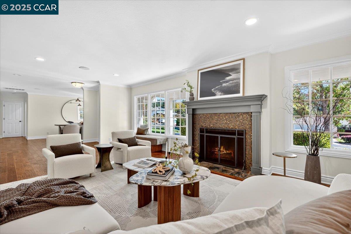 133 Lombardy Ln