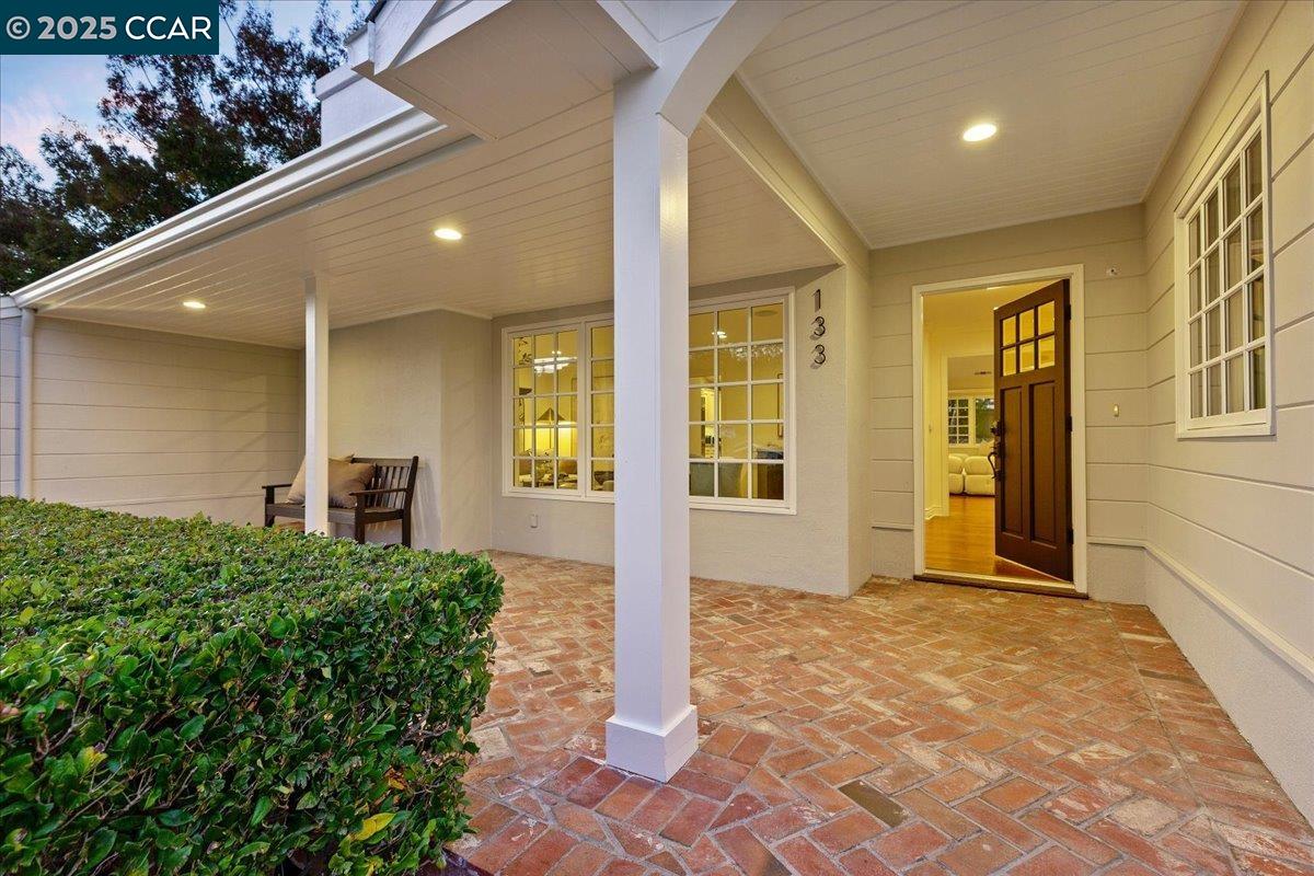 133 Lombardy Ln