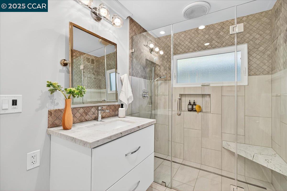 133 Lombardy Ln
