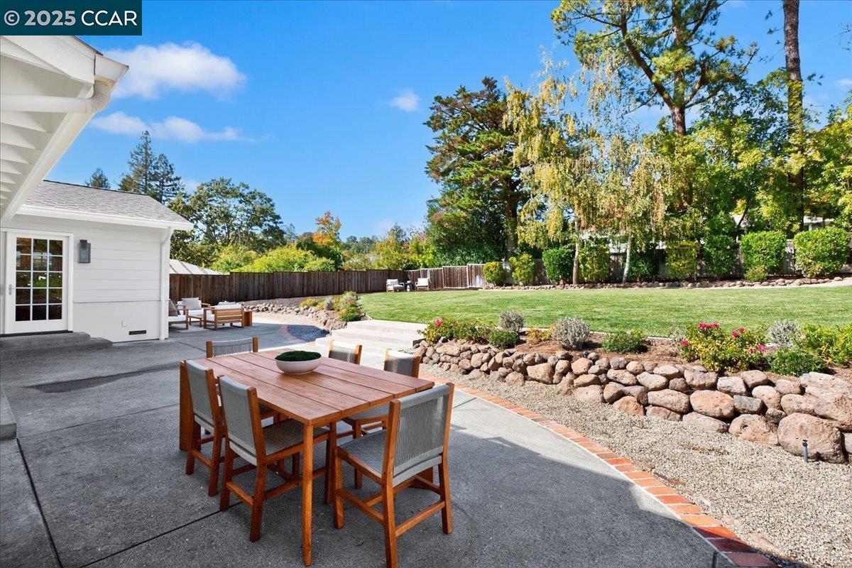 133 Lombardy Ln