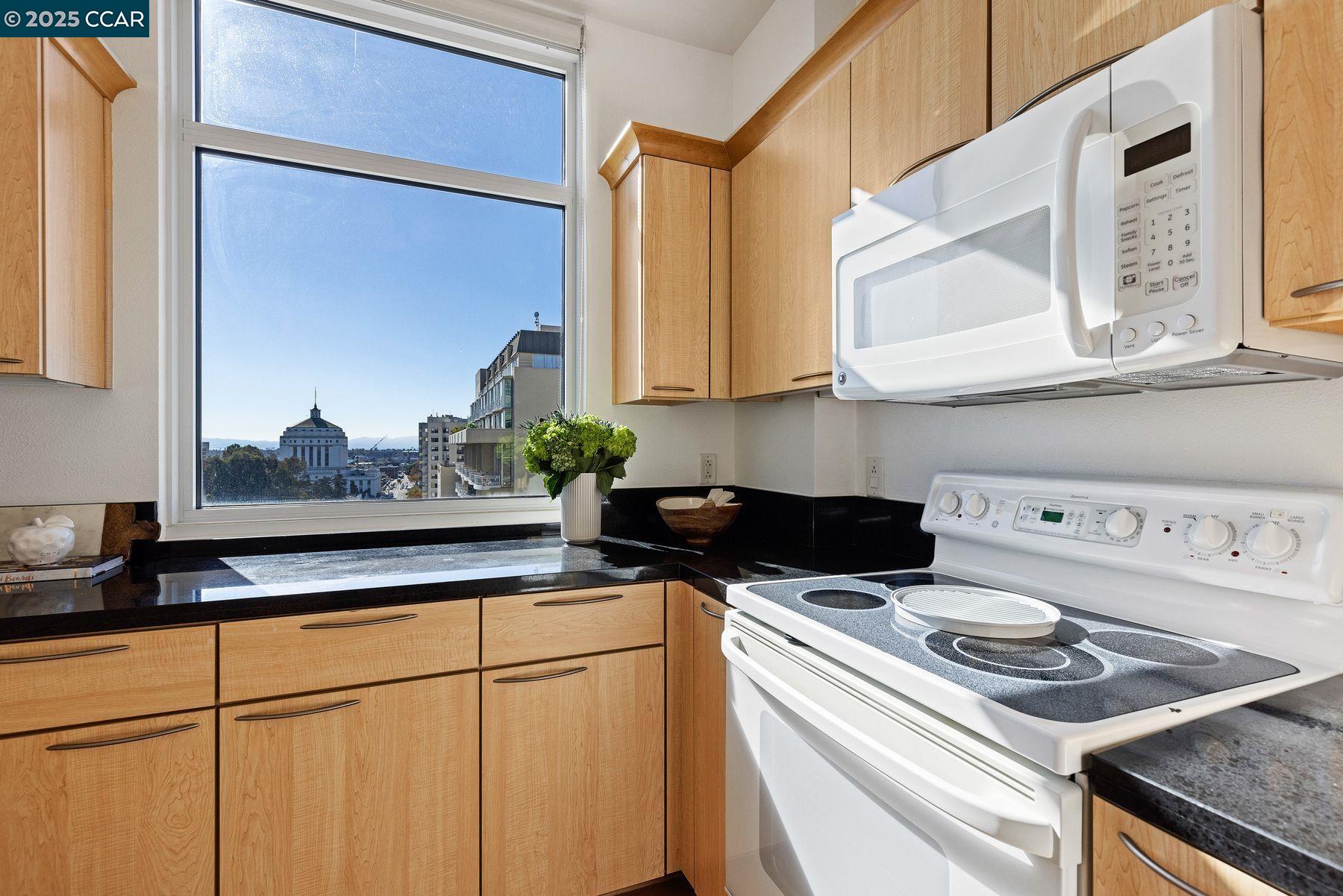 1 Lakeside Dr # 1404