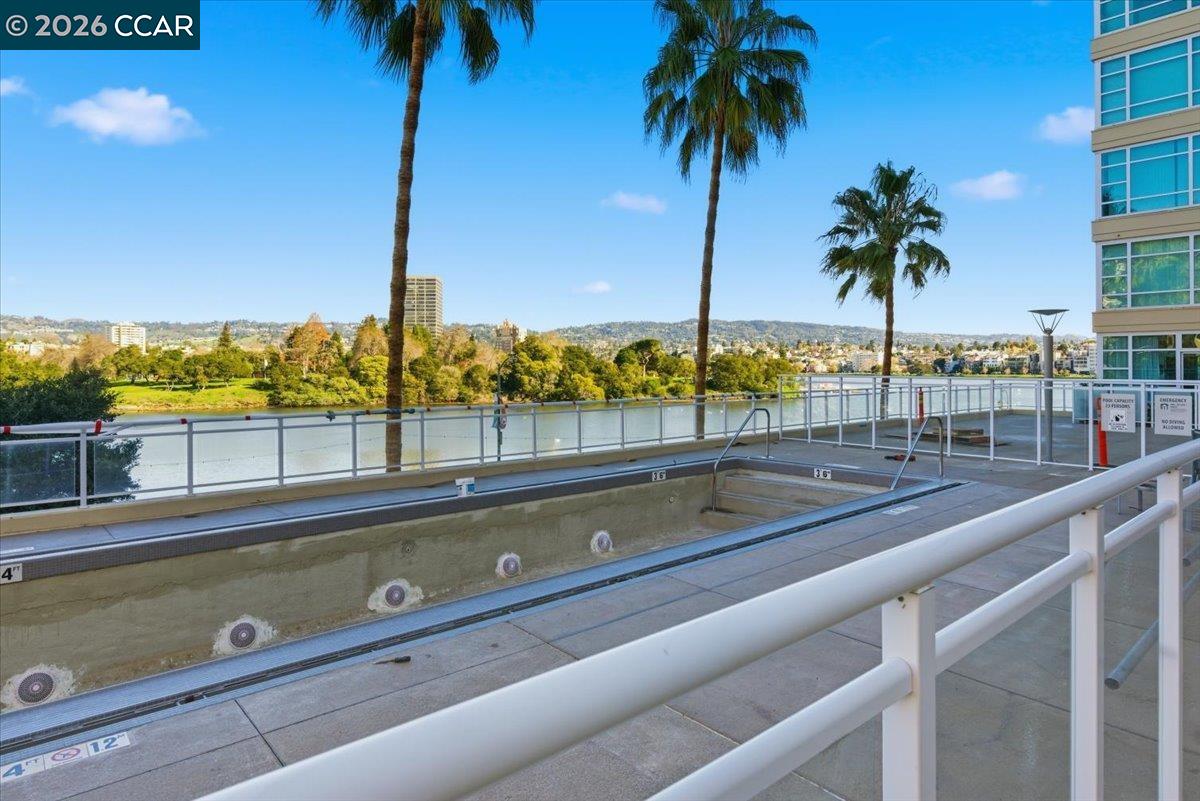 1 Lakeside Dr # 1404