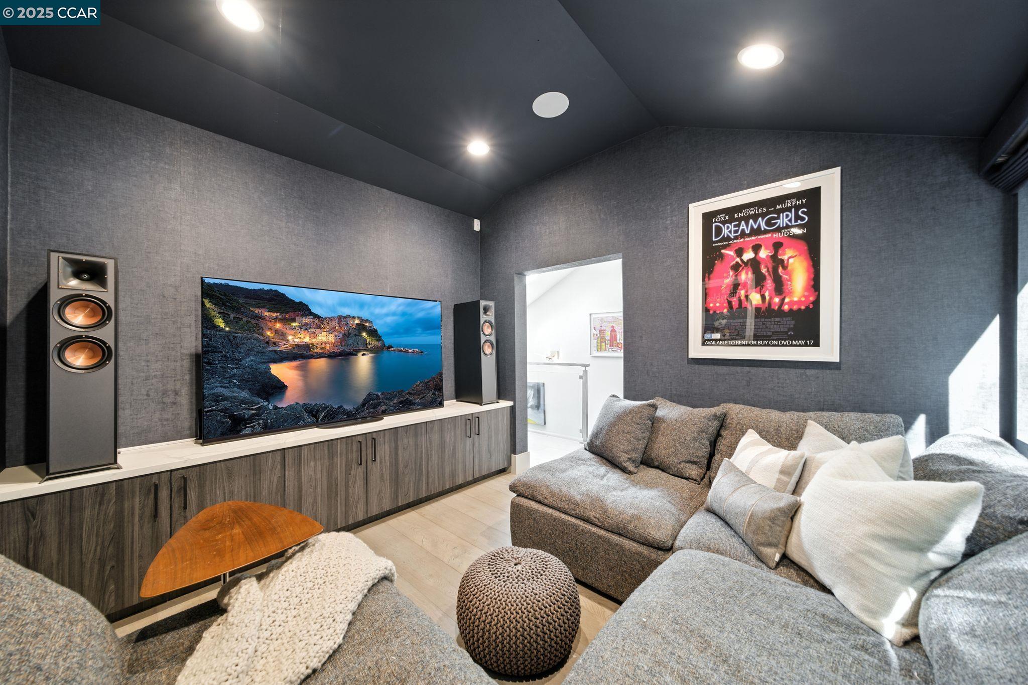 121 Tappan Ln