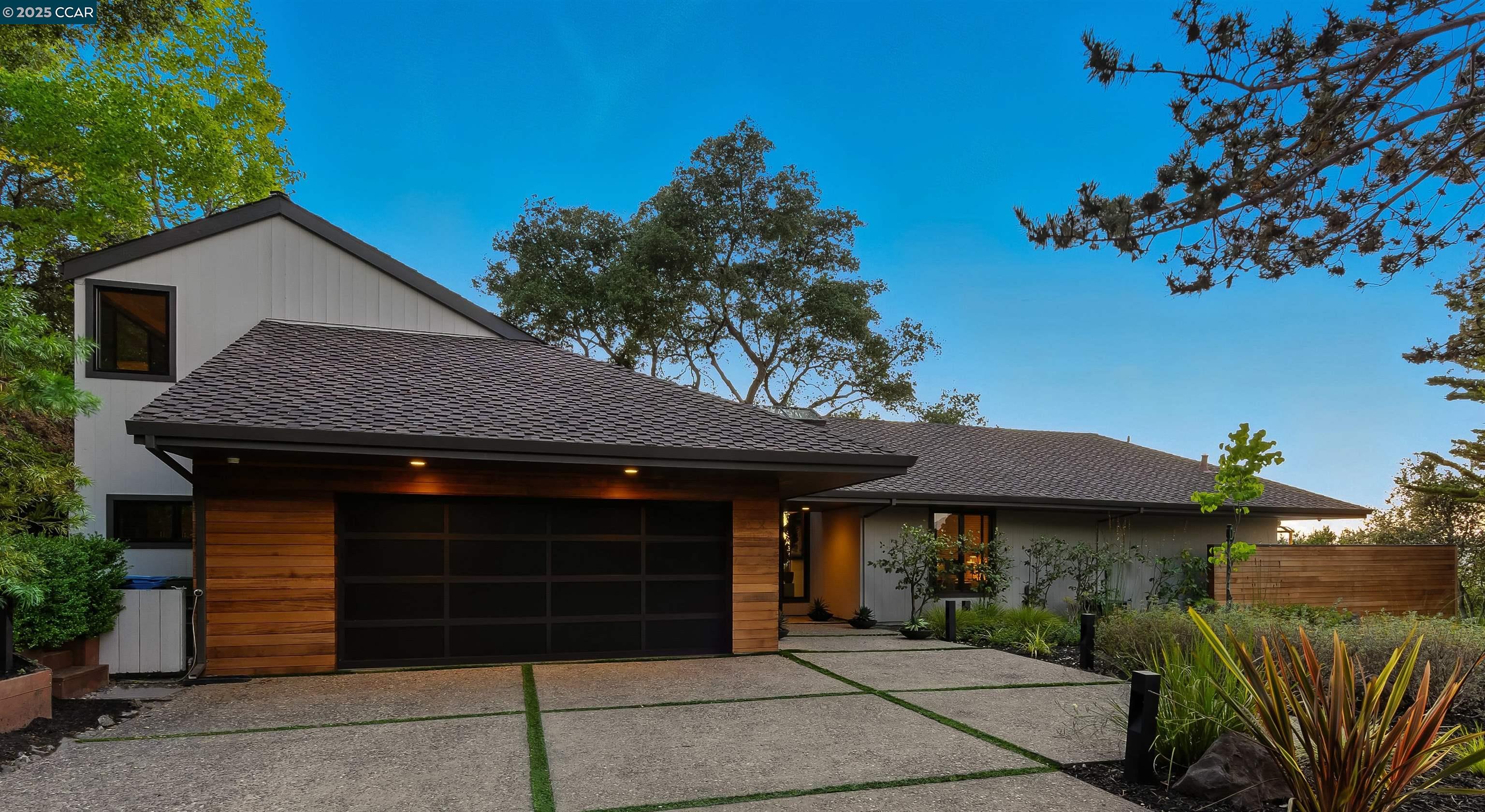121 Tappan Ln