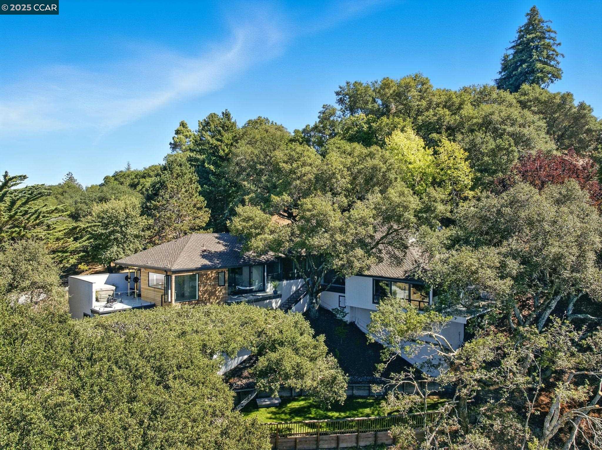 121 Tappan Ln