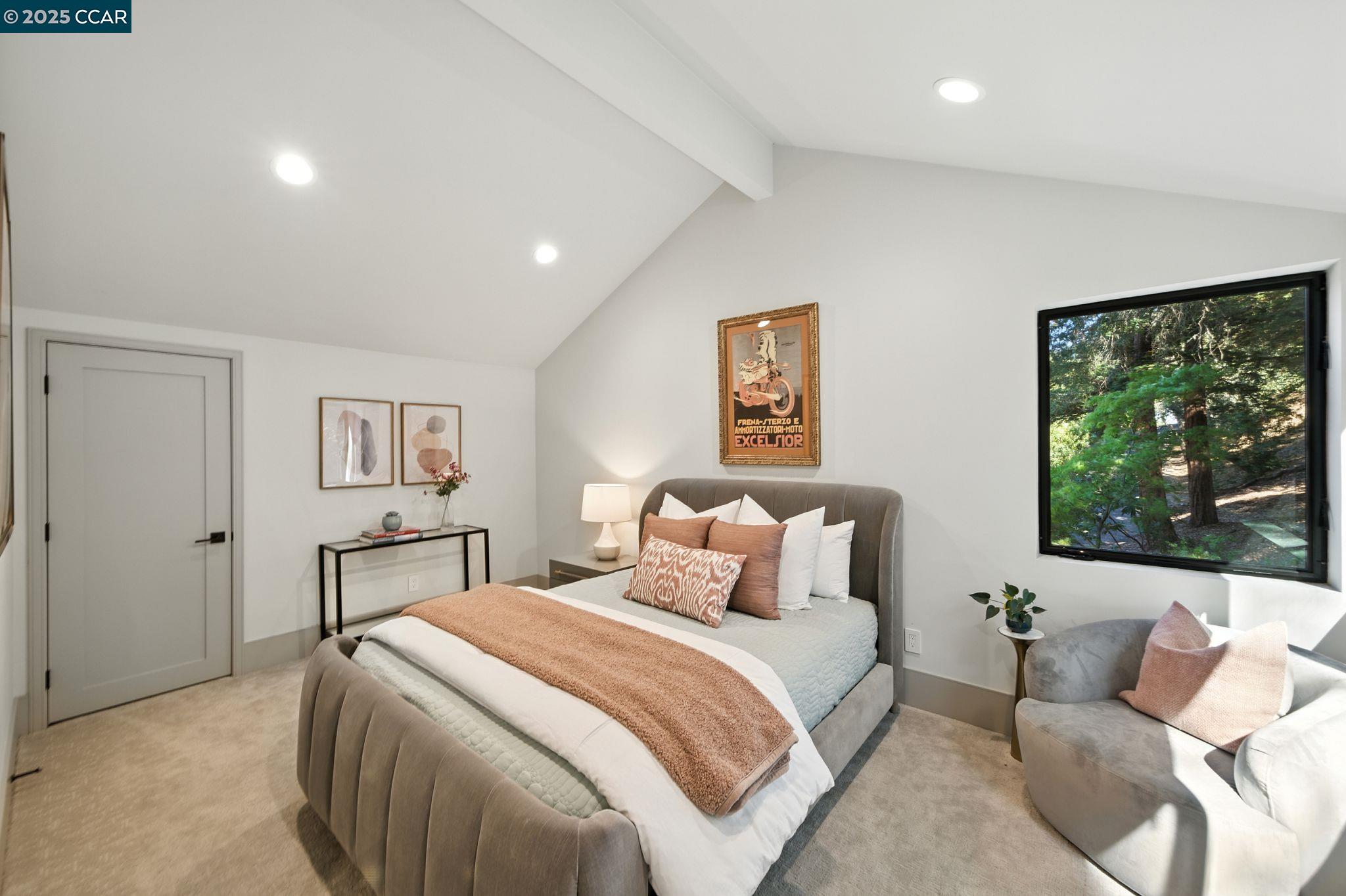 121 Tappan Ln