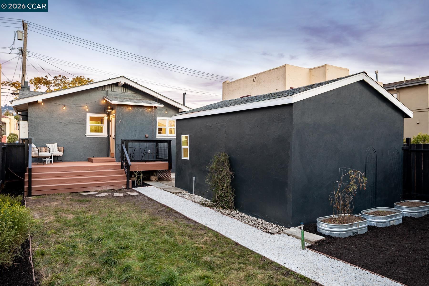 918 Pomona Ave