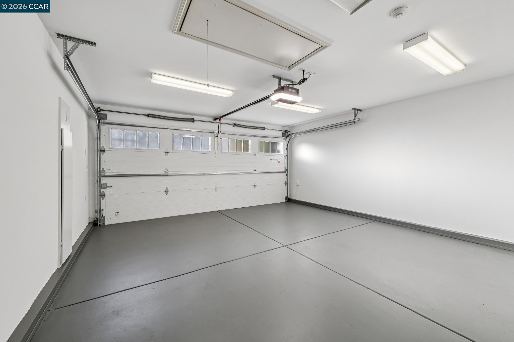 15 Los Dedos