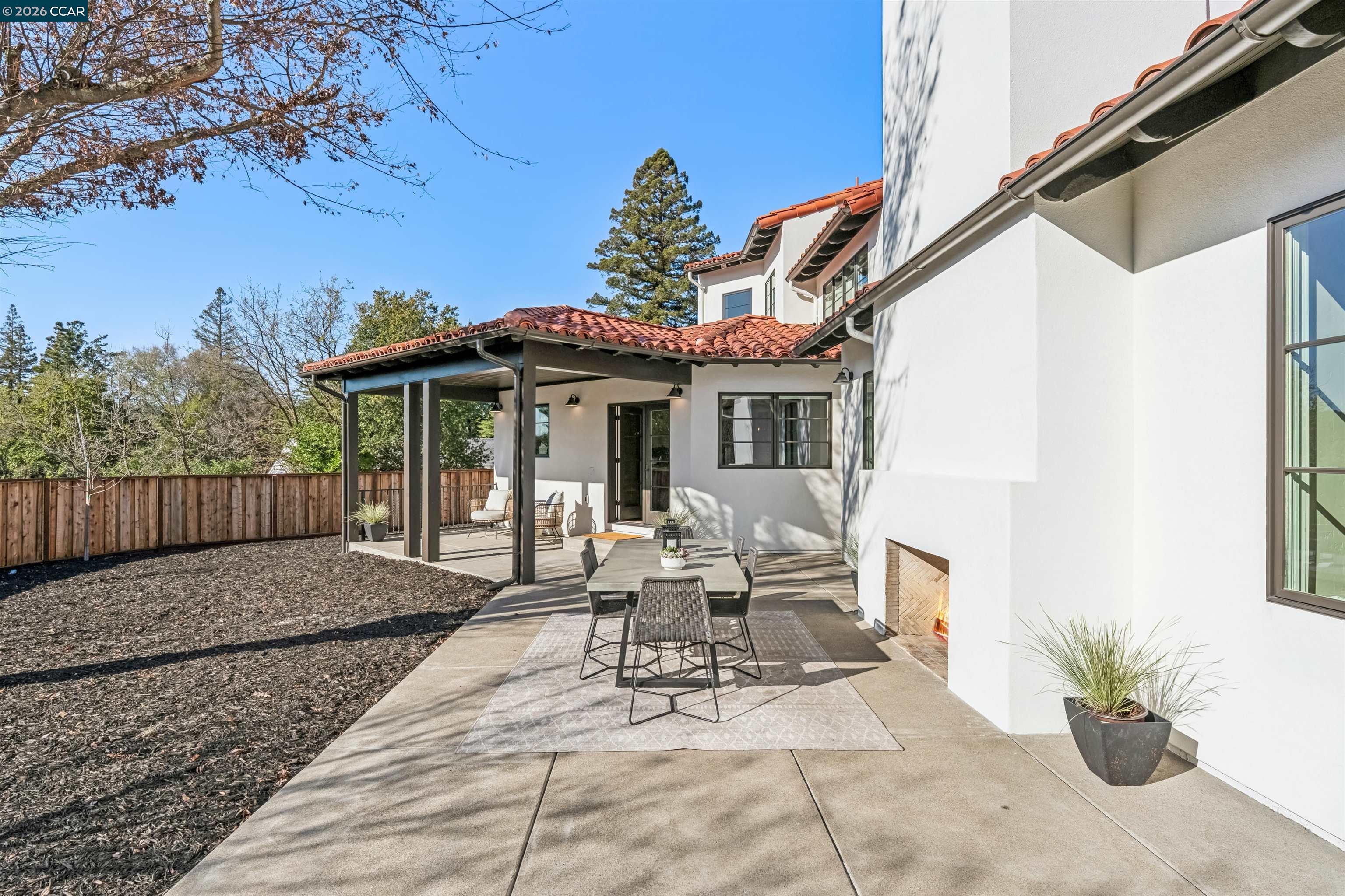 850 Las Trampas Rd