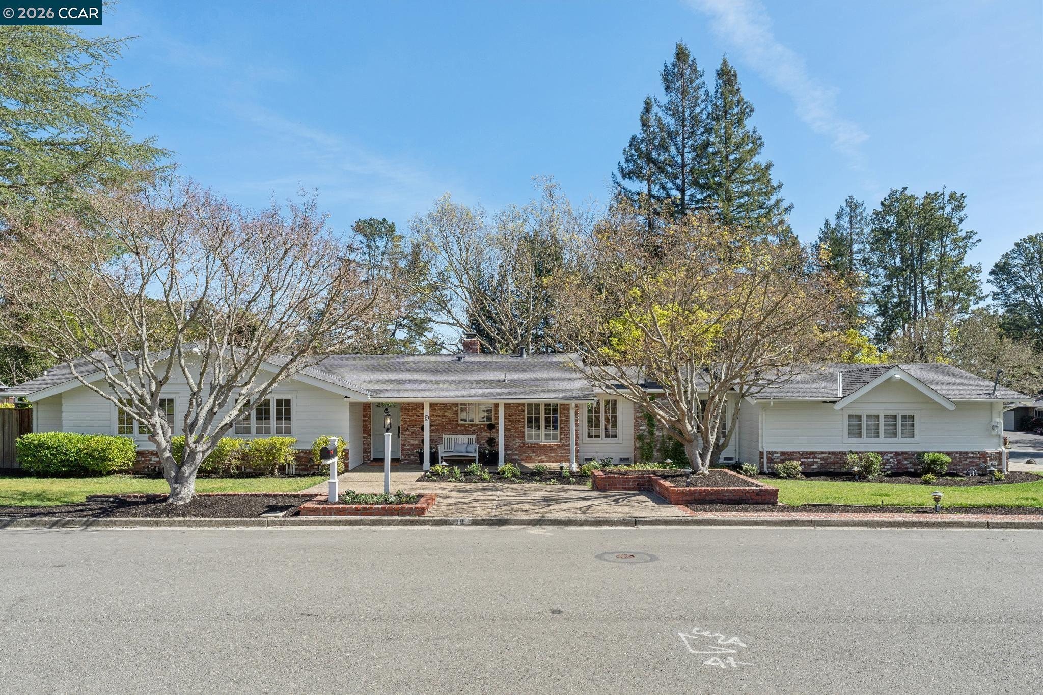 19 Eastwood Dr