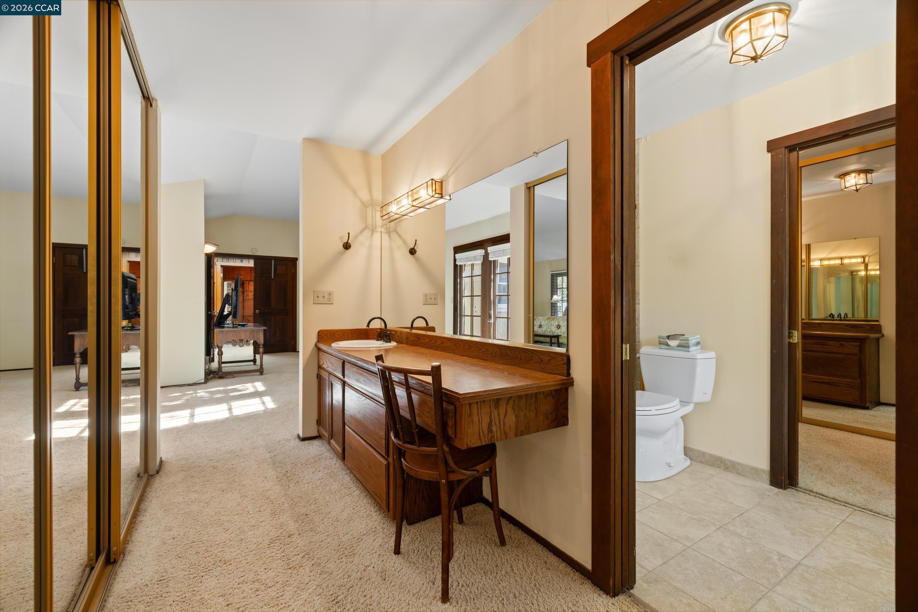 1370 Pine Tree Dr