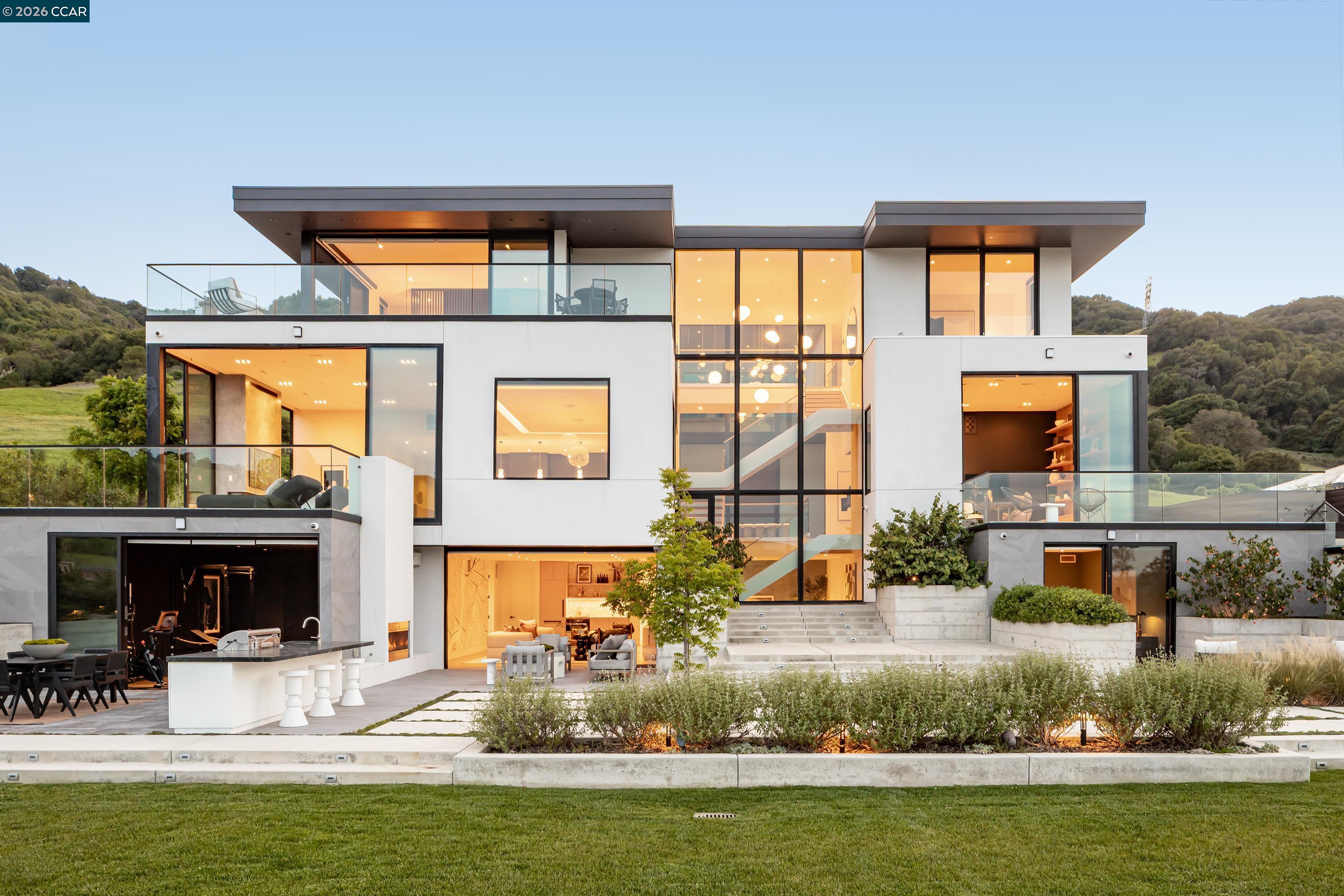 83 Dairy Creek Ln