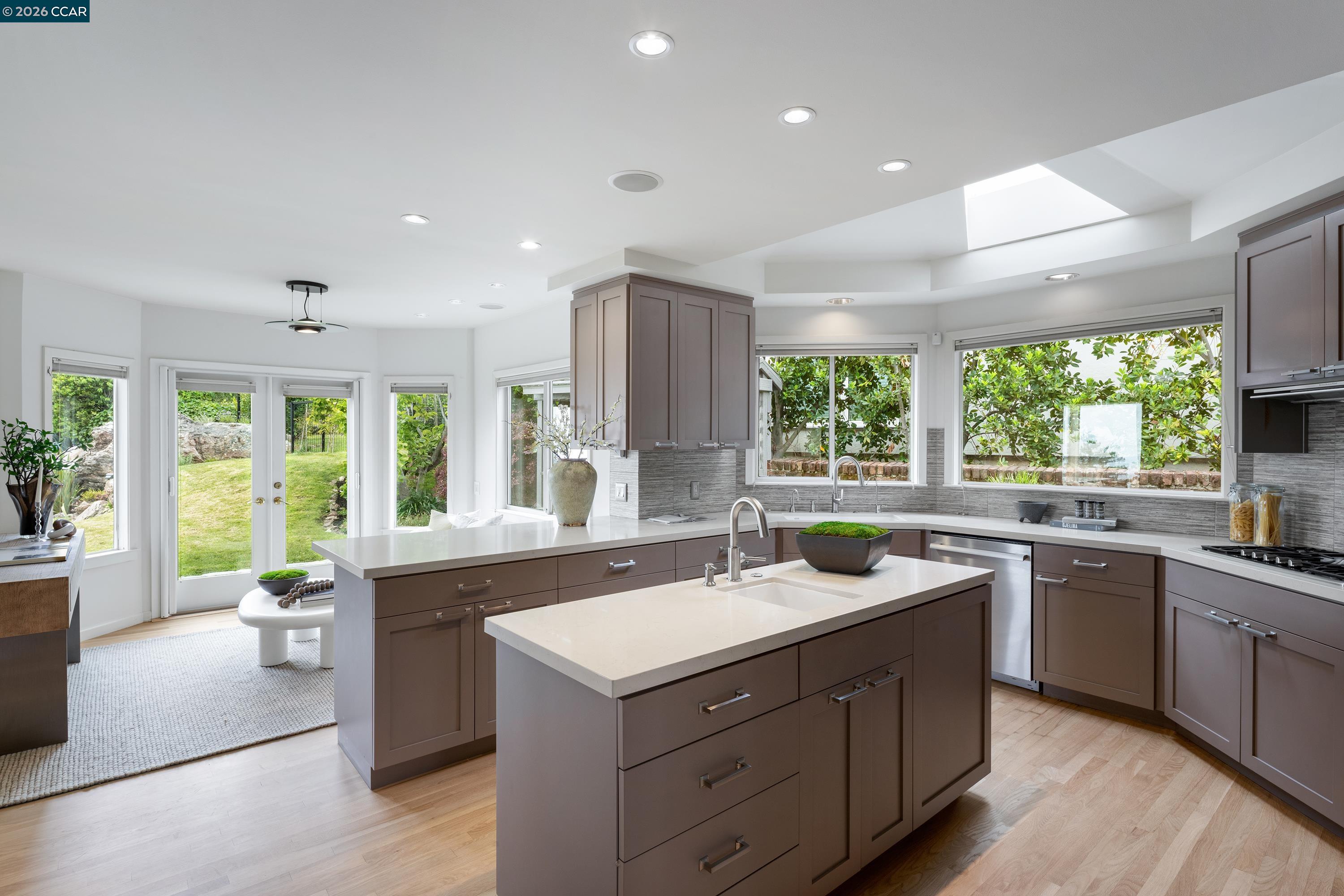 6841 Estates Dr