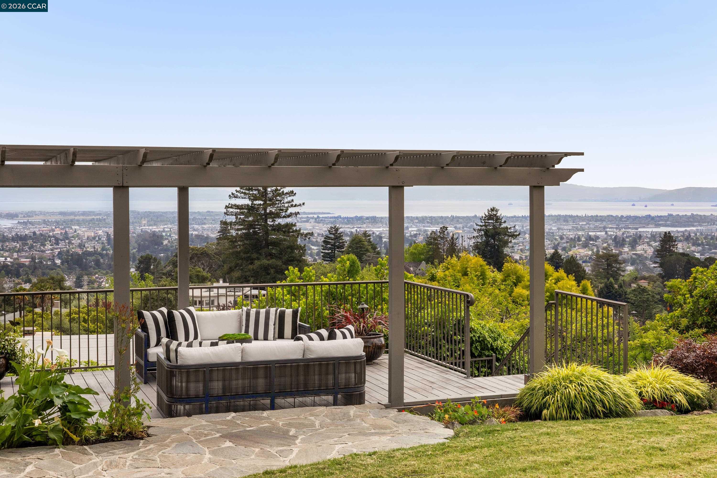 6841 Estates Dr