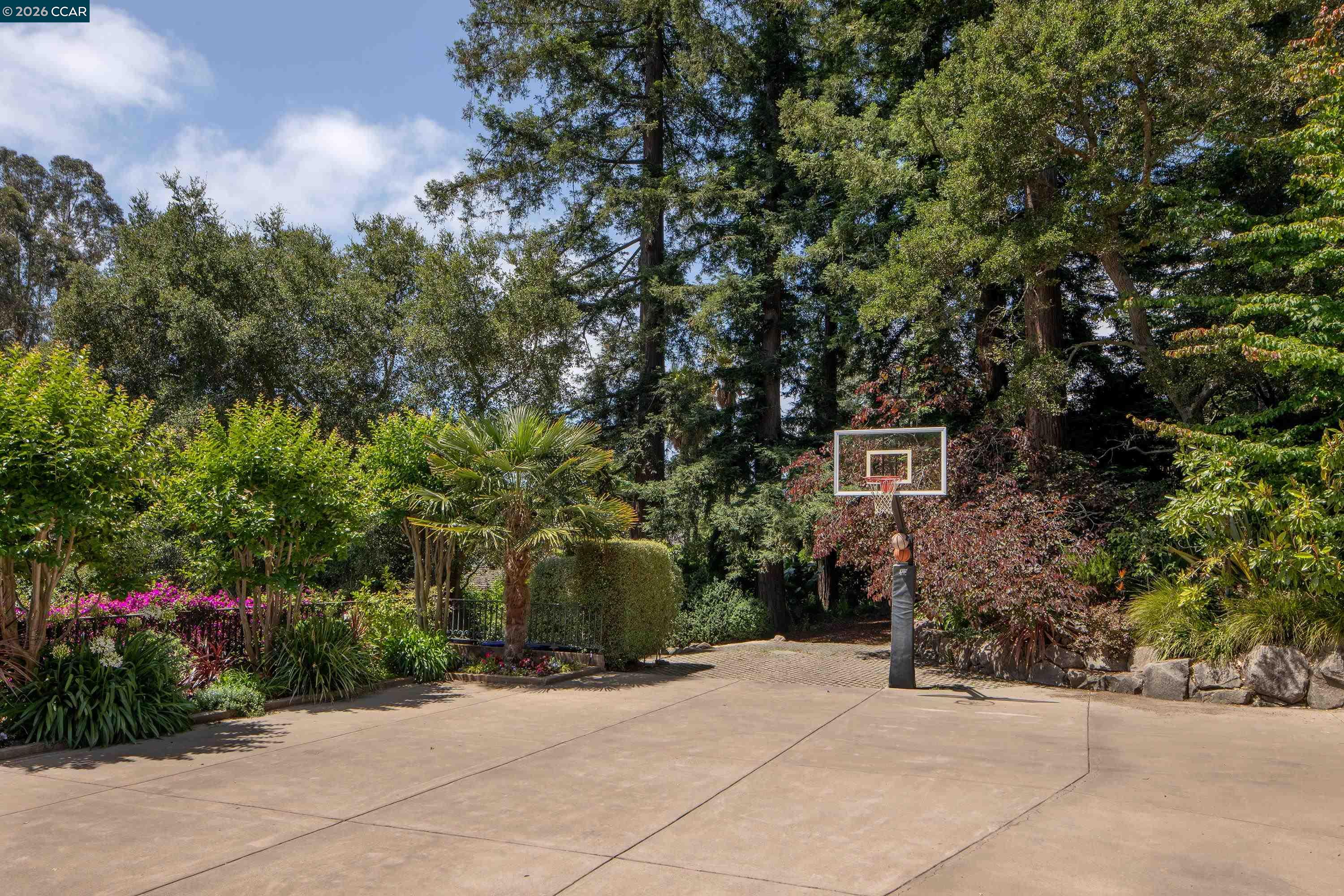 280 Indian Rd