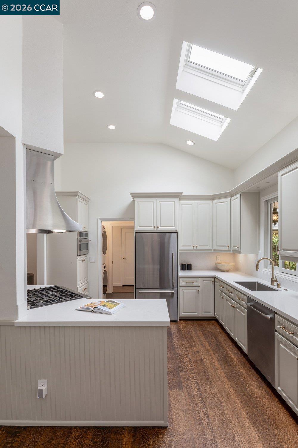 187 Moraga Way