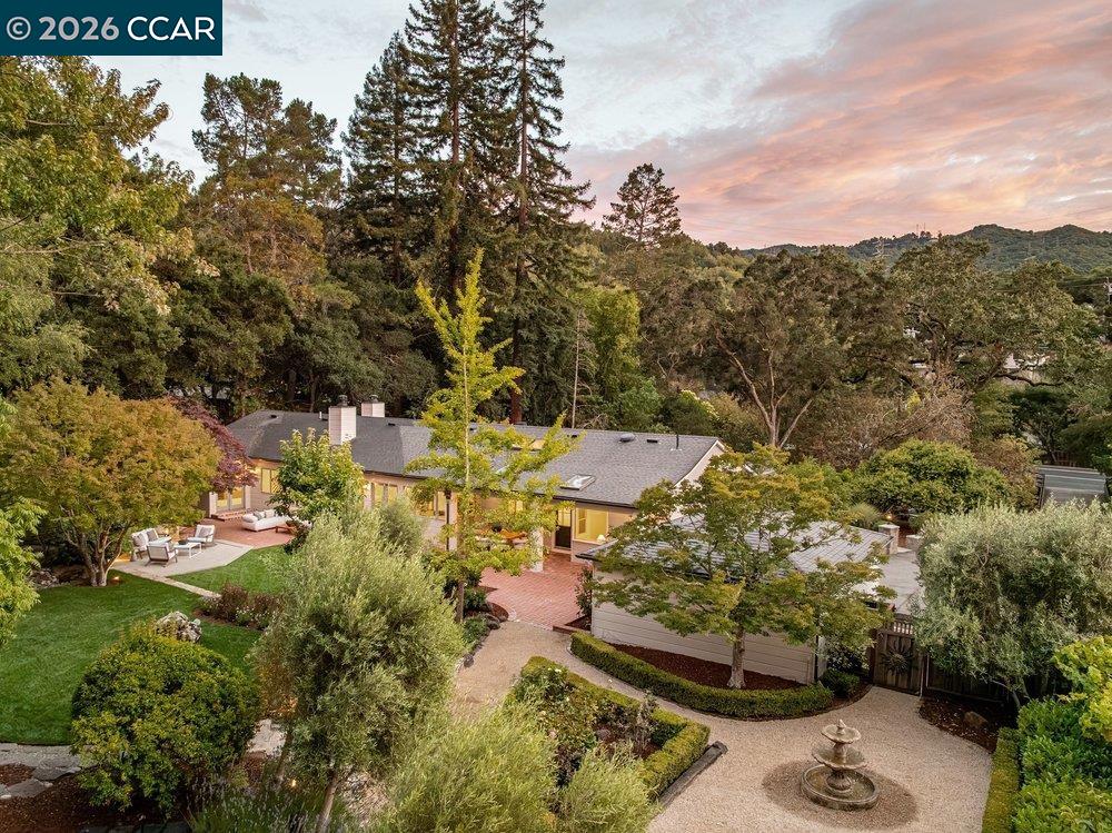 187 Moraga Way