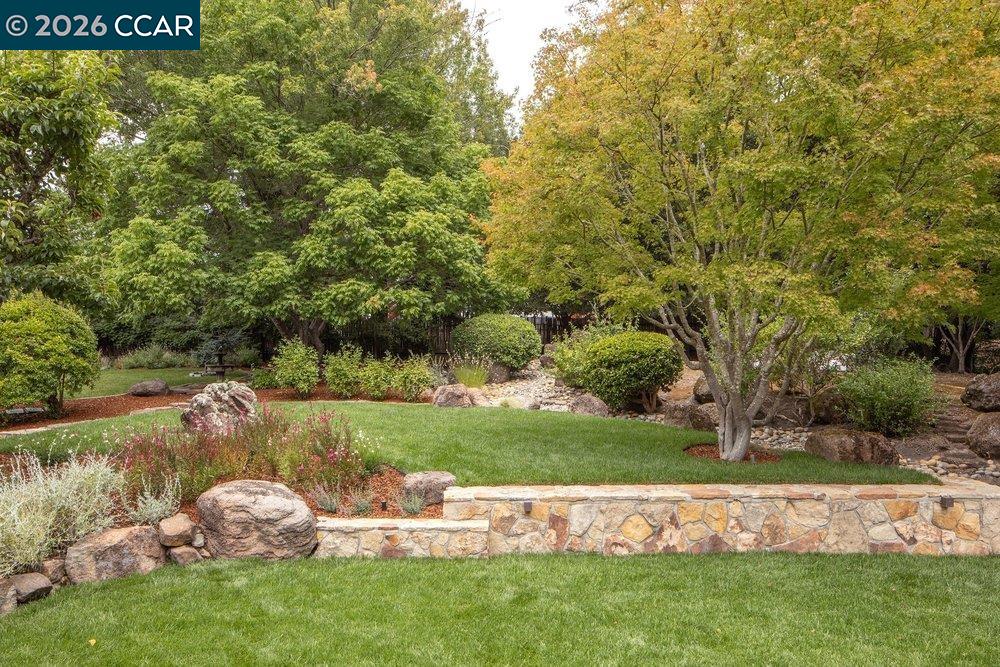187 Moraga Way