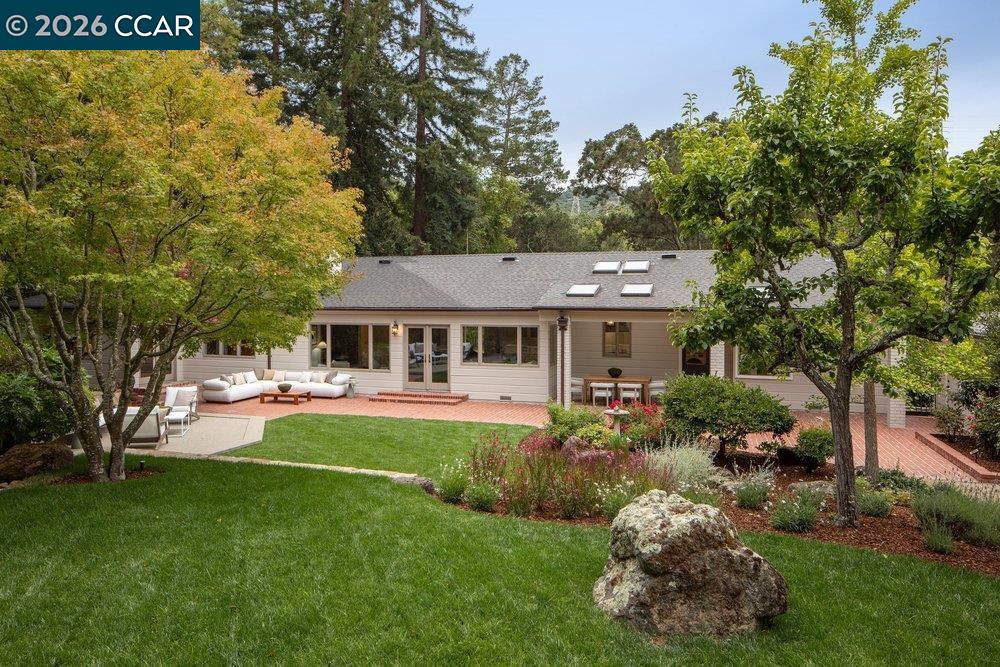187 Moraga Way