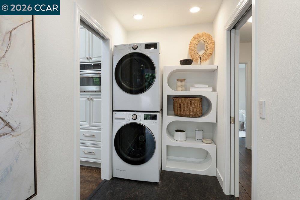 187 Moraga Way