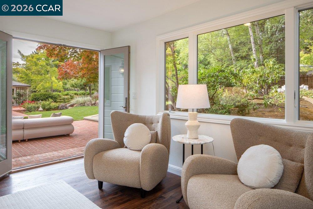 187 Moraga Way