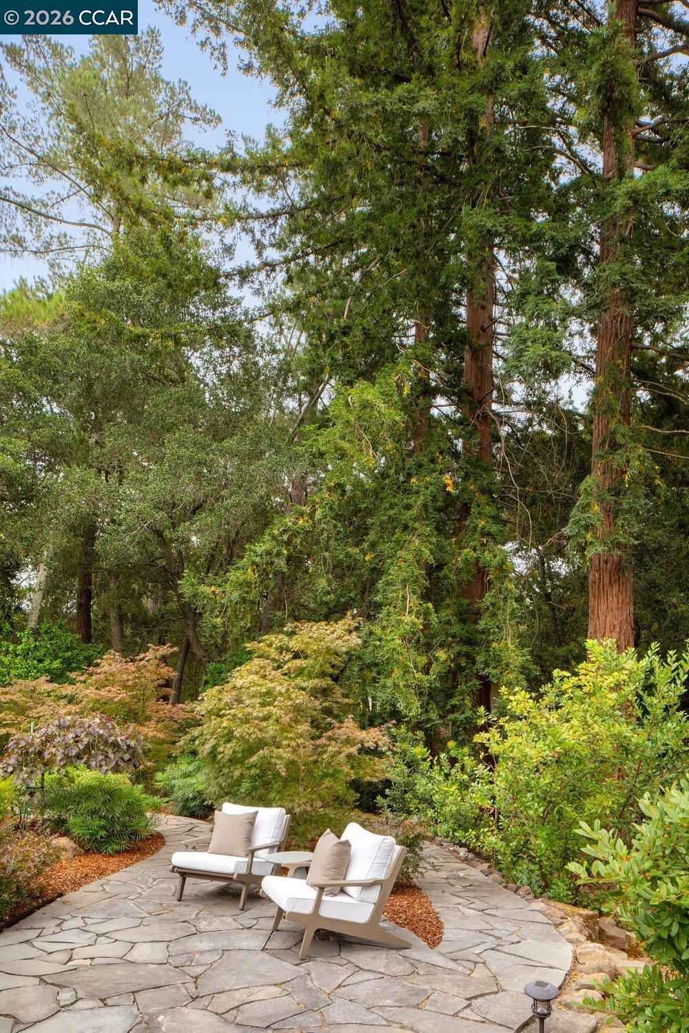 187 Moraga Way