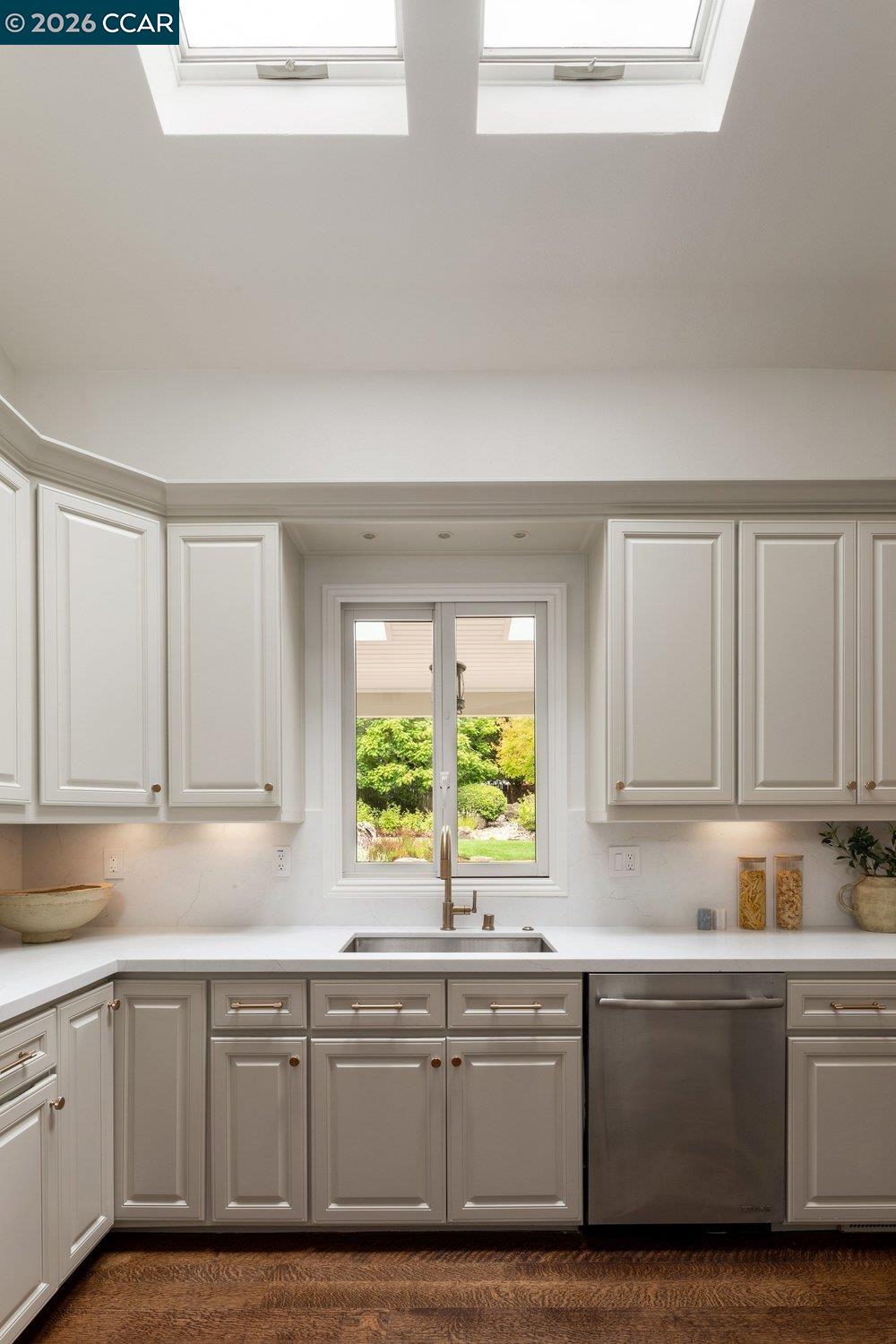 187 Moraga Way