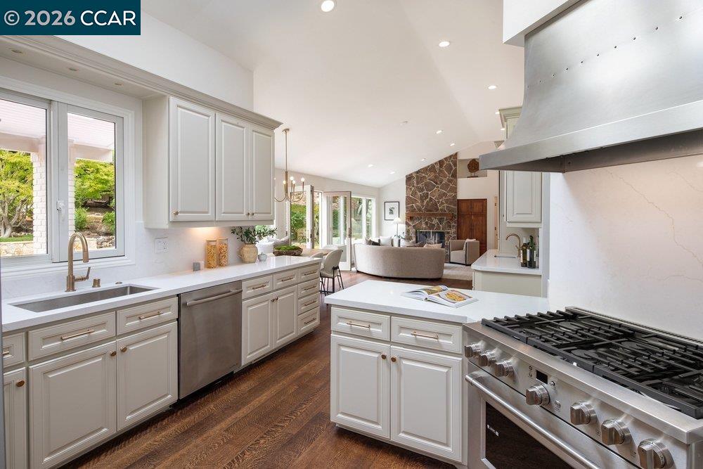 187 Moraga Way