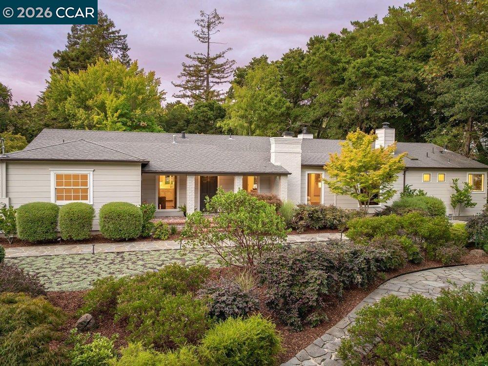 187 Moraga Way