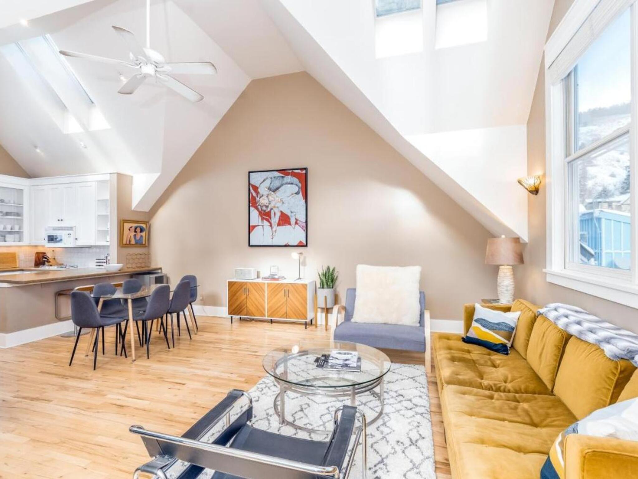 431 W Pacific Avenue Unit B 