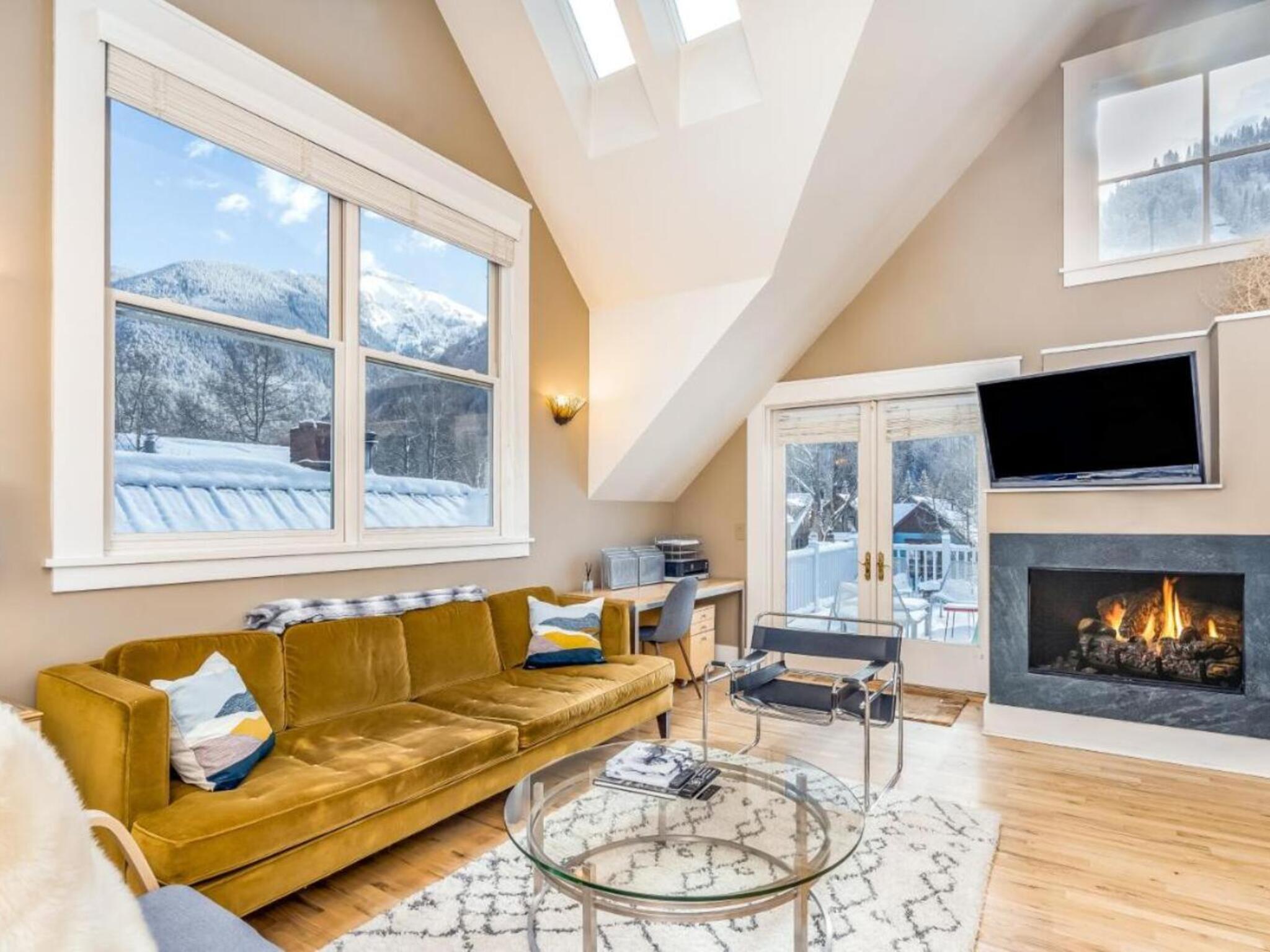 431 W Pacific Avenue Unit B 