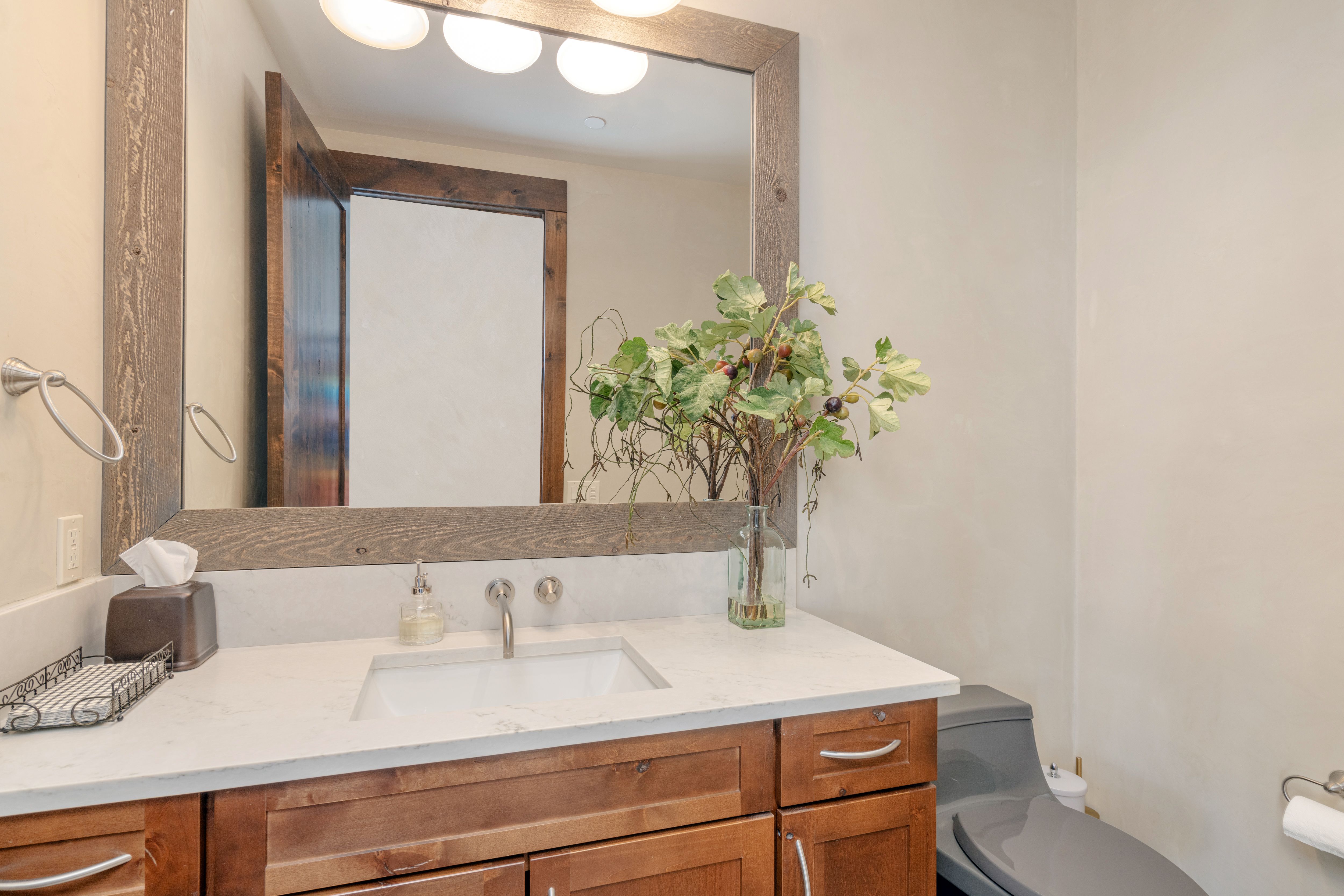 136 San Joaquin Road D401 