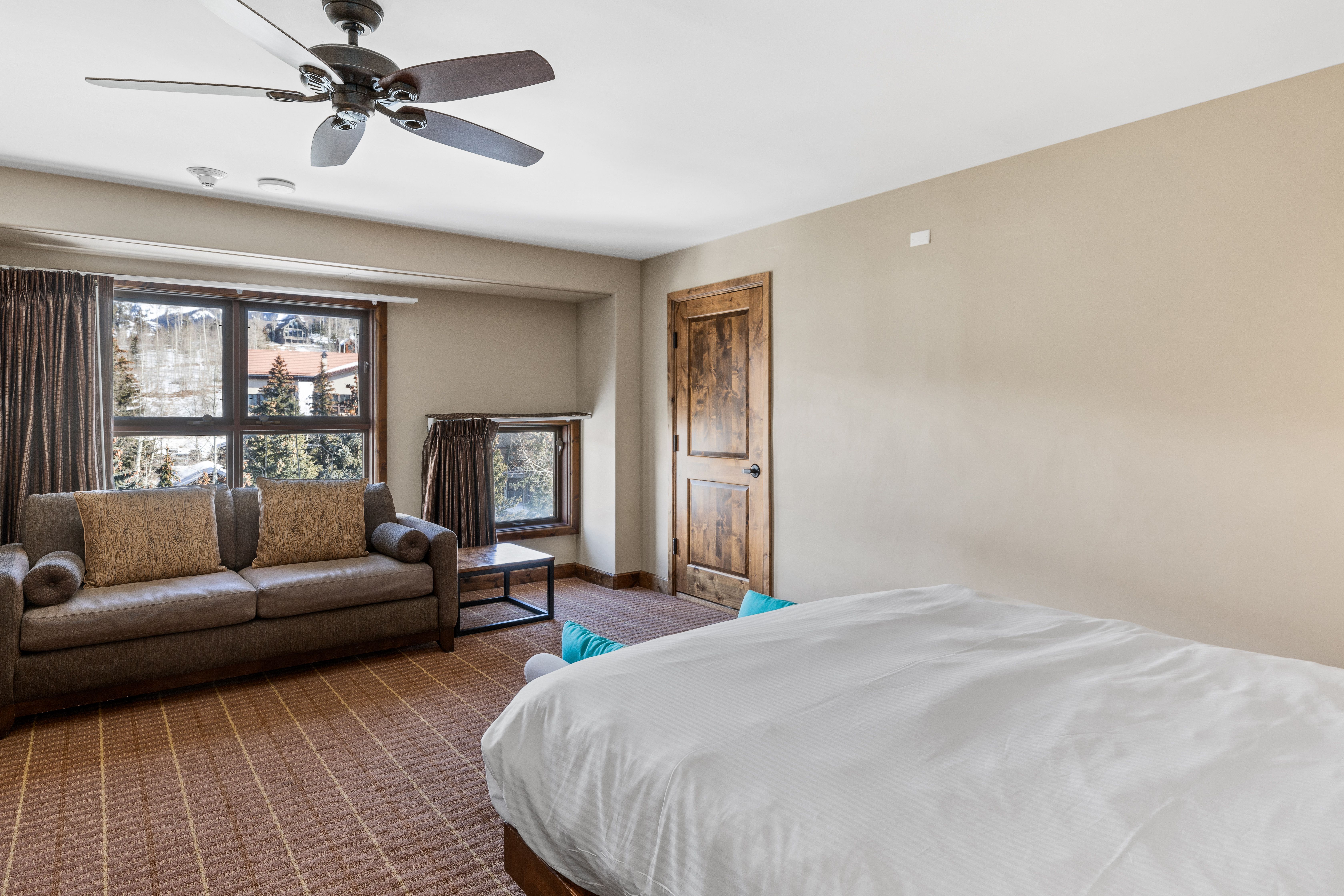 136 Country Club Dr. Units 641, 643, 649
